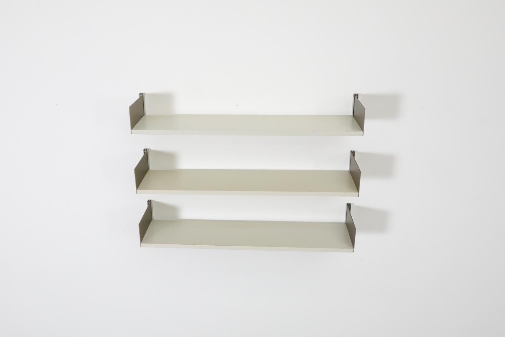 Ensemble de 3 étagères murales Dieter Rams System 606 pour Vitsoe en Champagne 8
