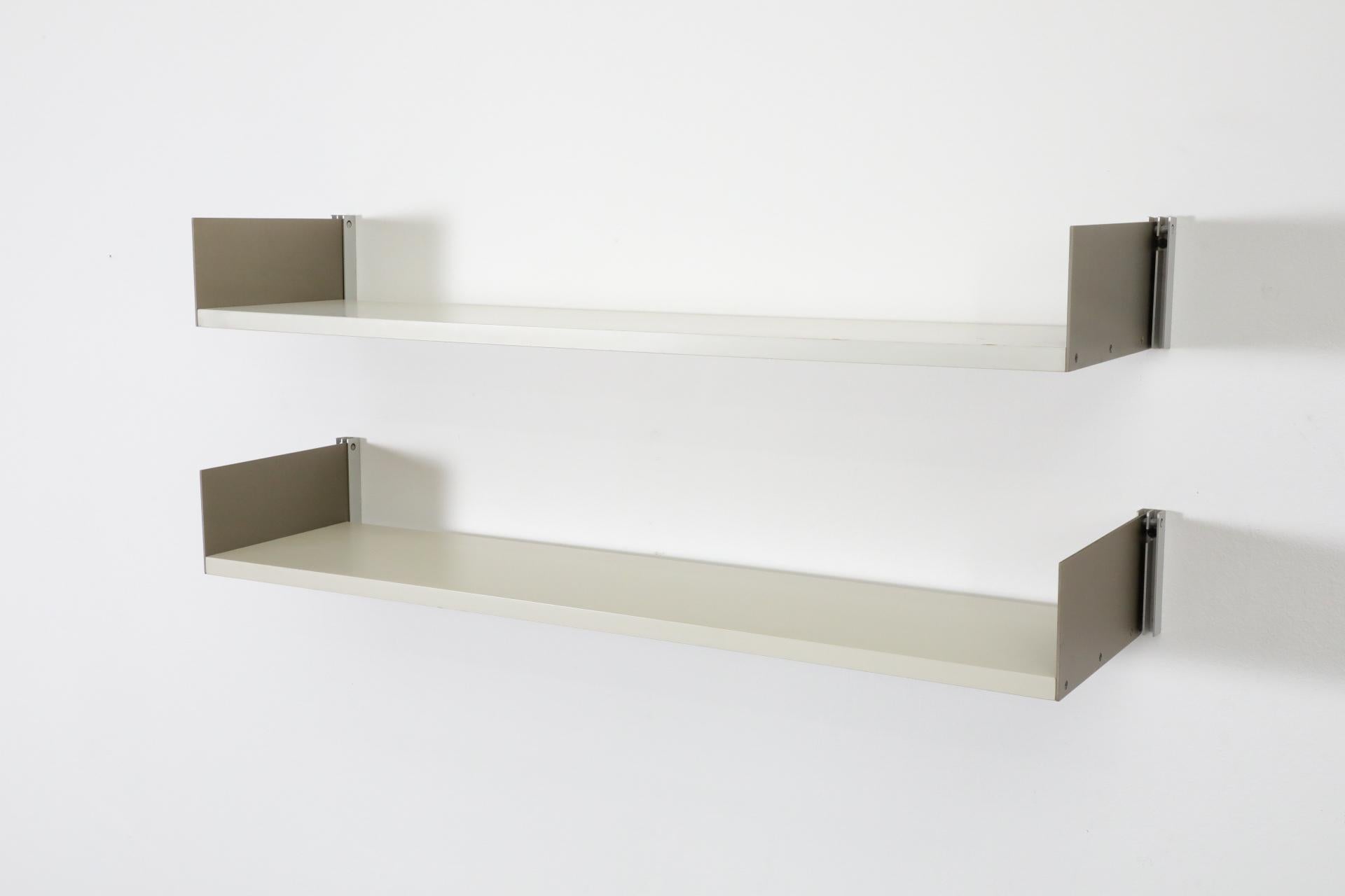 Ensemble de 3 étagères murales Dieter Rams System 606 pour Vitsoe en Champagne 11