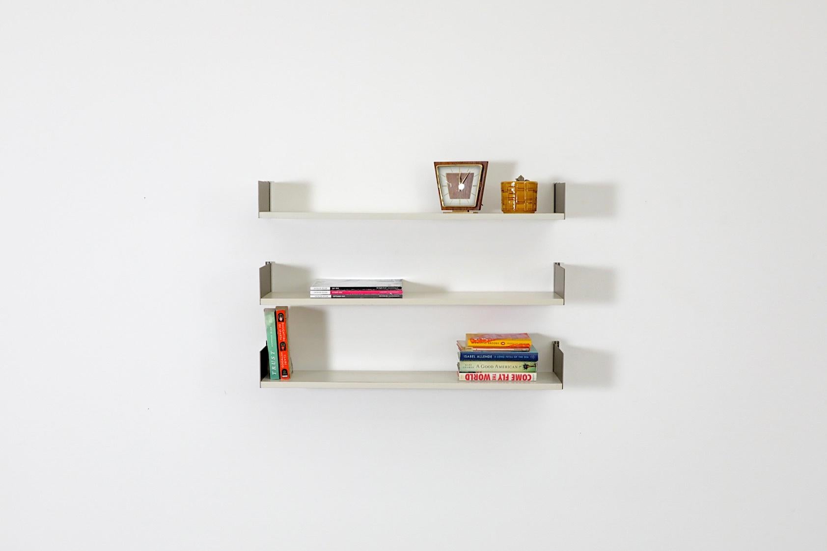 Ensemble de 3 étagères murales Dieter Rams System 606 pour Vitsoe en Champagne 13
