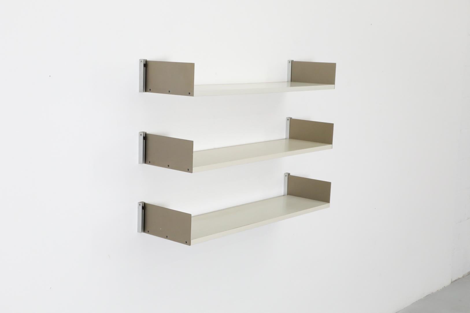 Industriel Ensemble de 3 étagères murales Dieter Rams System 606 pour Vitsoe en Champagne