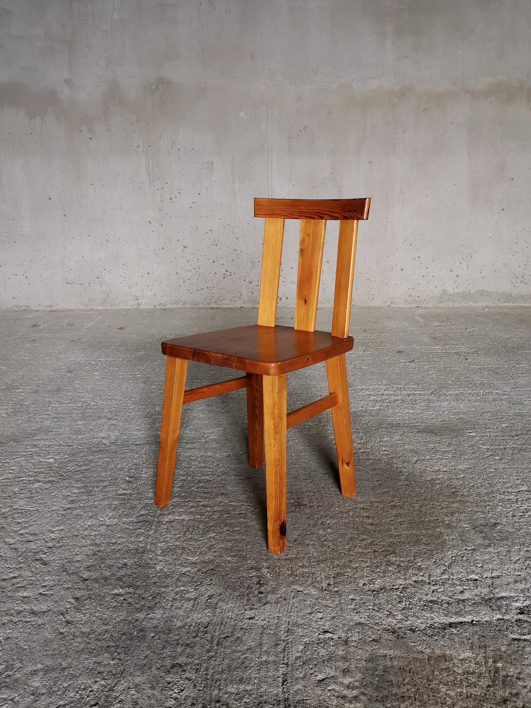 Swedish Set of 3 dining chairs in solid pine, style of Axel Einar Hjorth, Sweden 1930s For Sale