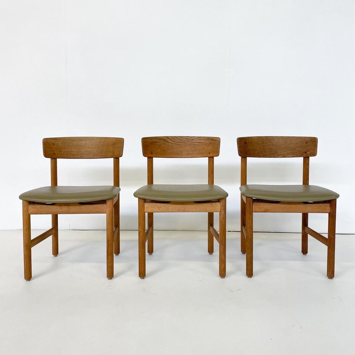 Set of 3 Dining Chairs Model 236 by Børge Mogensen, Denmark, 1950s For Sale 1