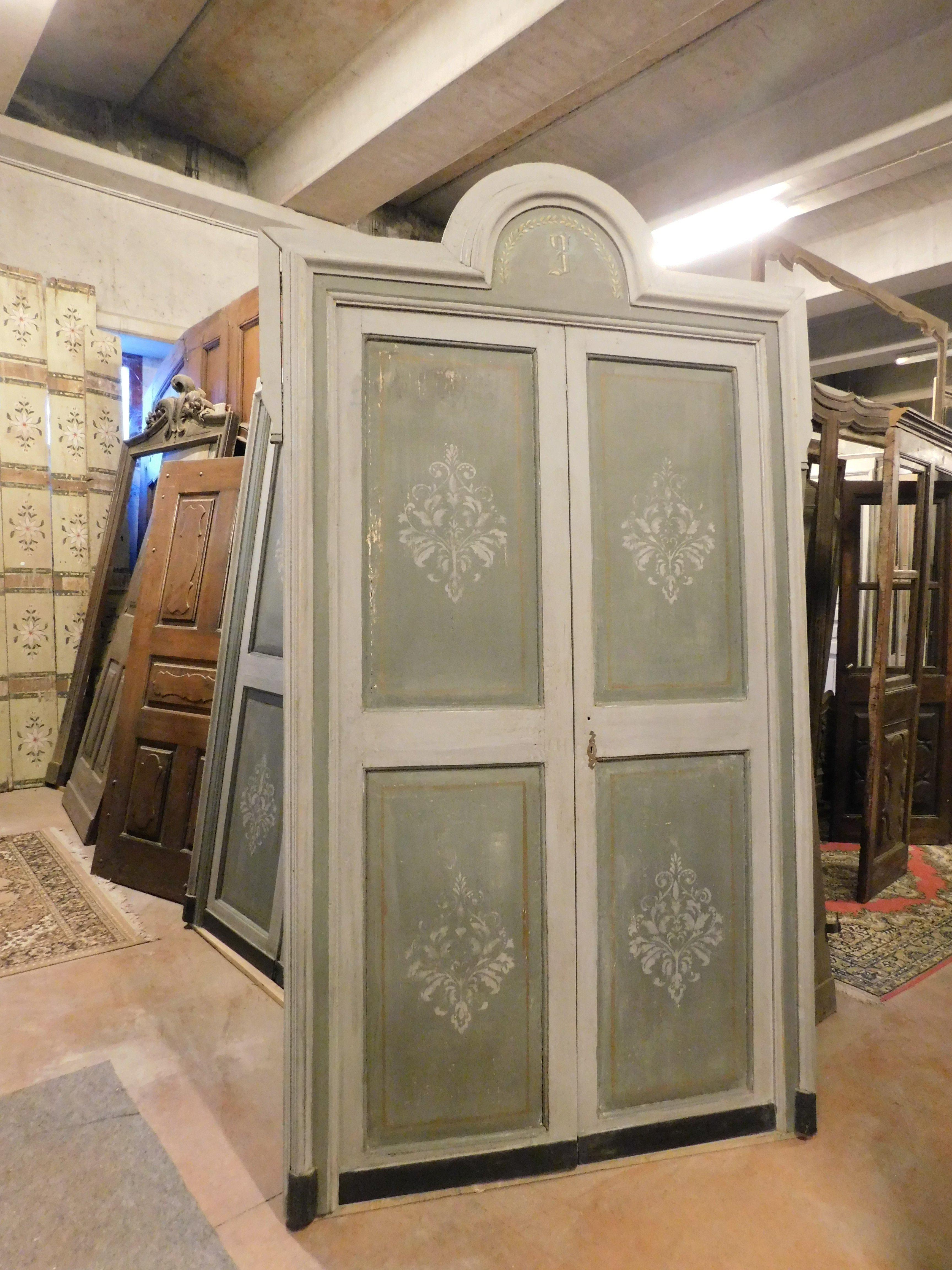 Set of 3 double doors with original frame, hand painted with baroque floral motif and number on the top of the frame, originating from a hotel structure in Italy, they were the room doors, from the 19th century, in good conservative condition , to