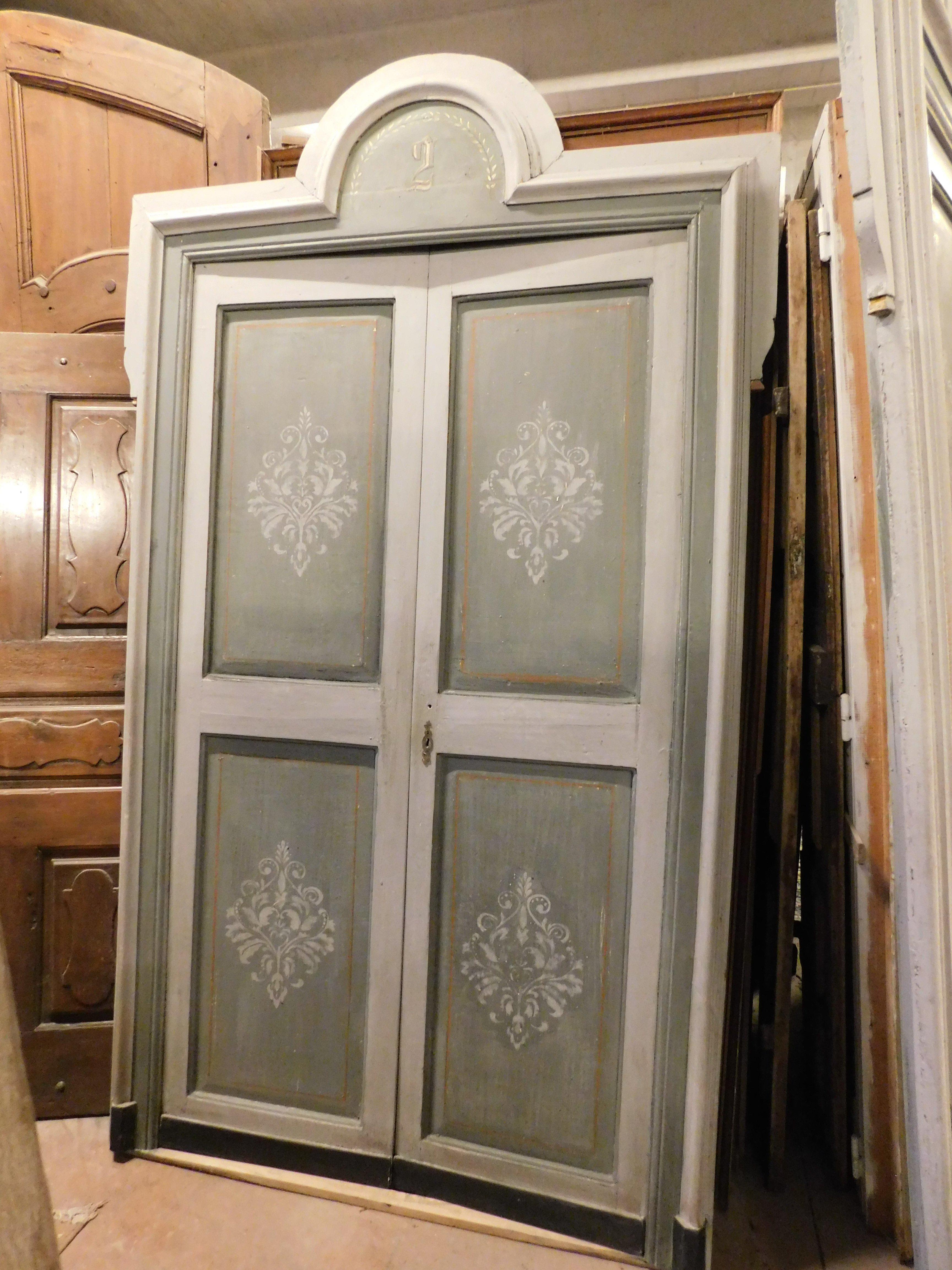Hand-Painted Set of 3 double doors with frame, hand painted, from a hotel in Italy For Sale