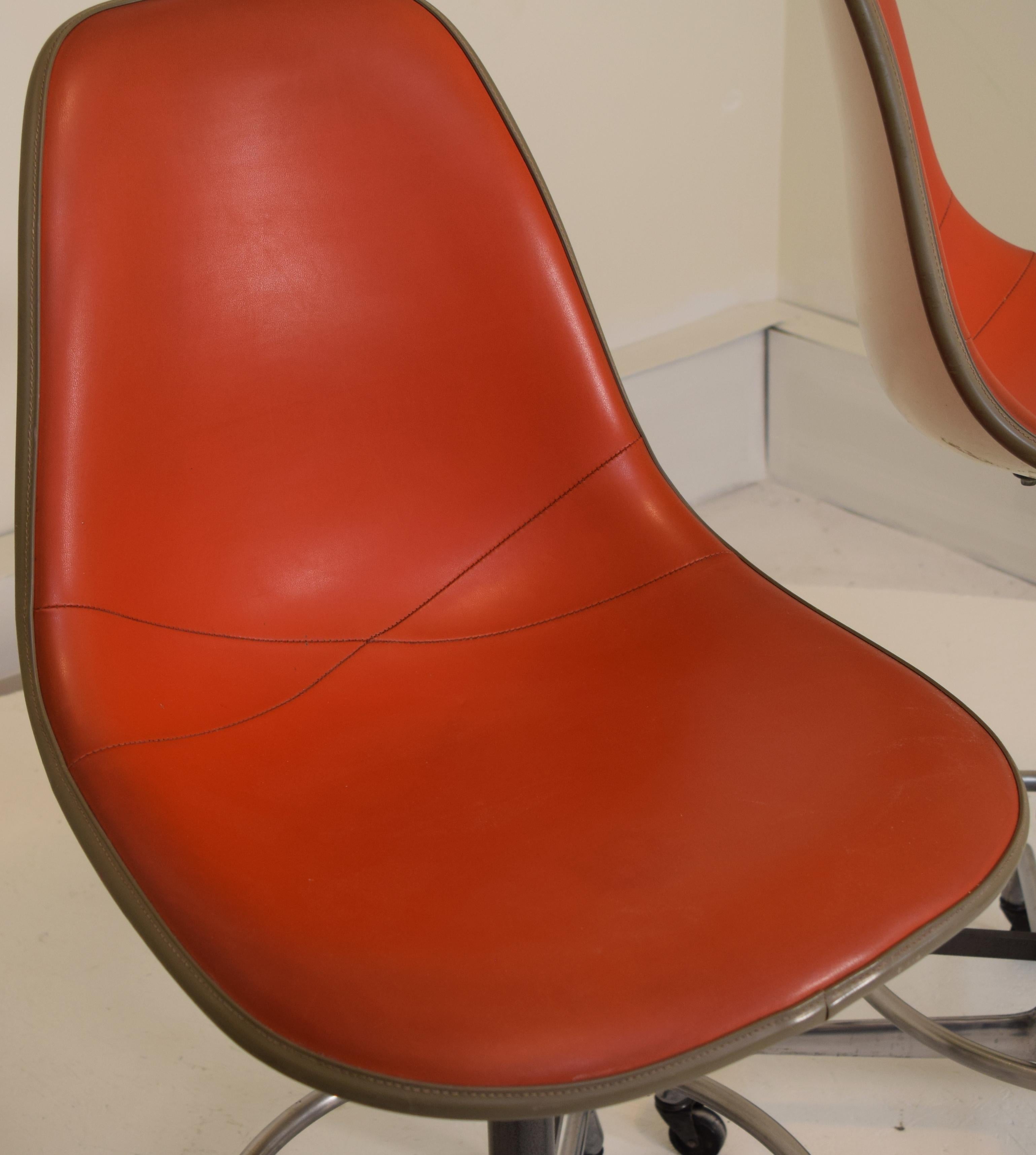 Mid-Century Modern Set of 3 Eames EC123-36 Stools