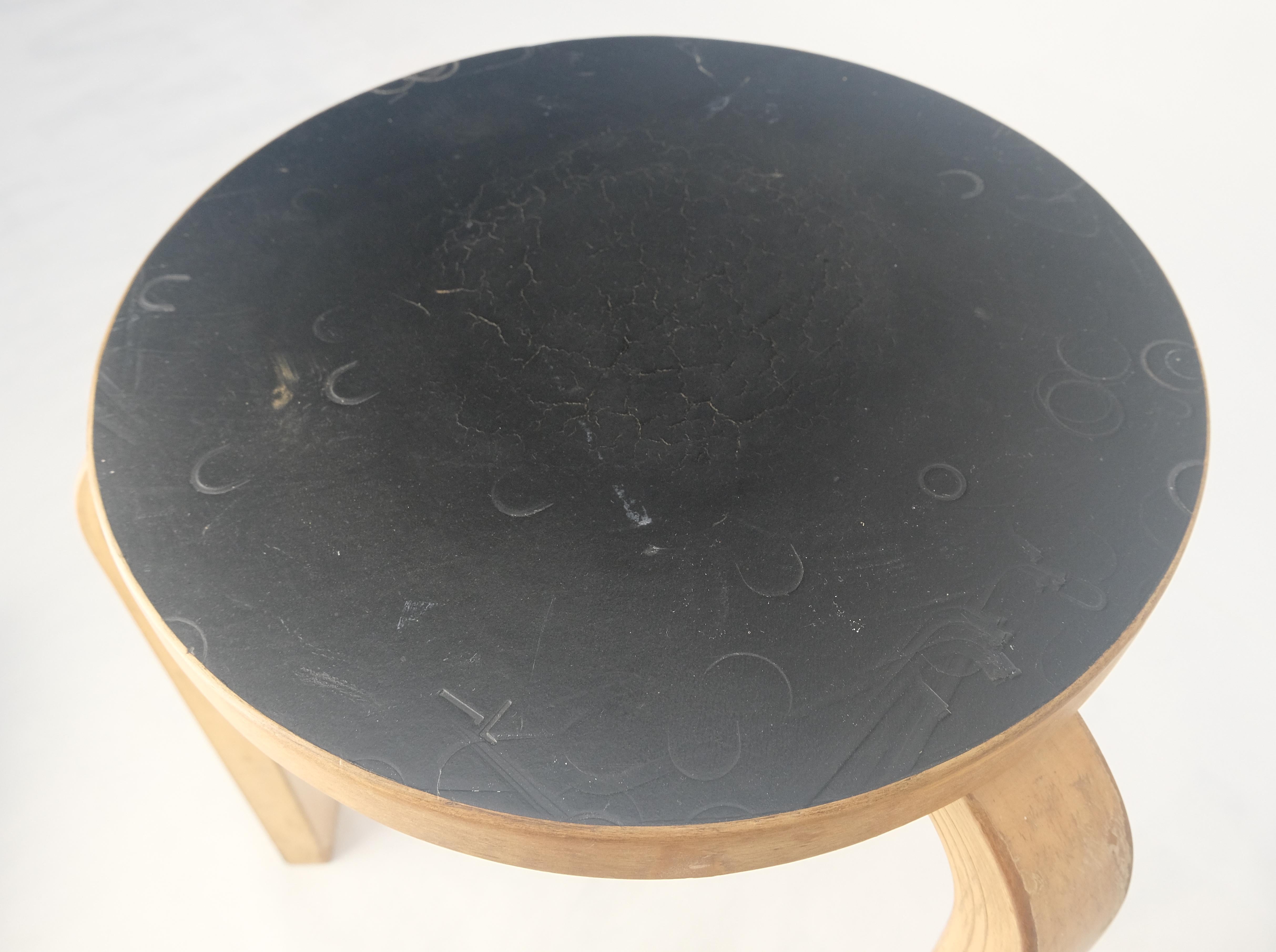 20th Century Set of 3 Early Round Nesting Side Occasional Tables by Alvar Aalto Mid Century For Sale