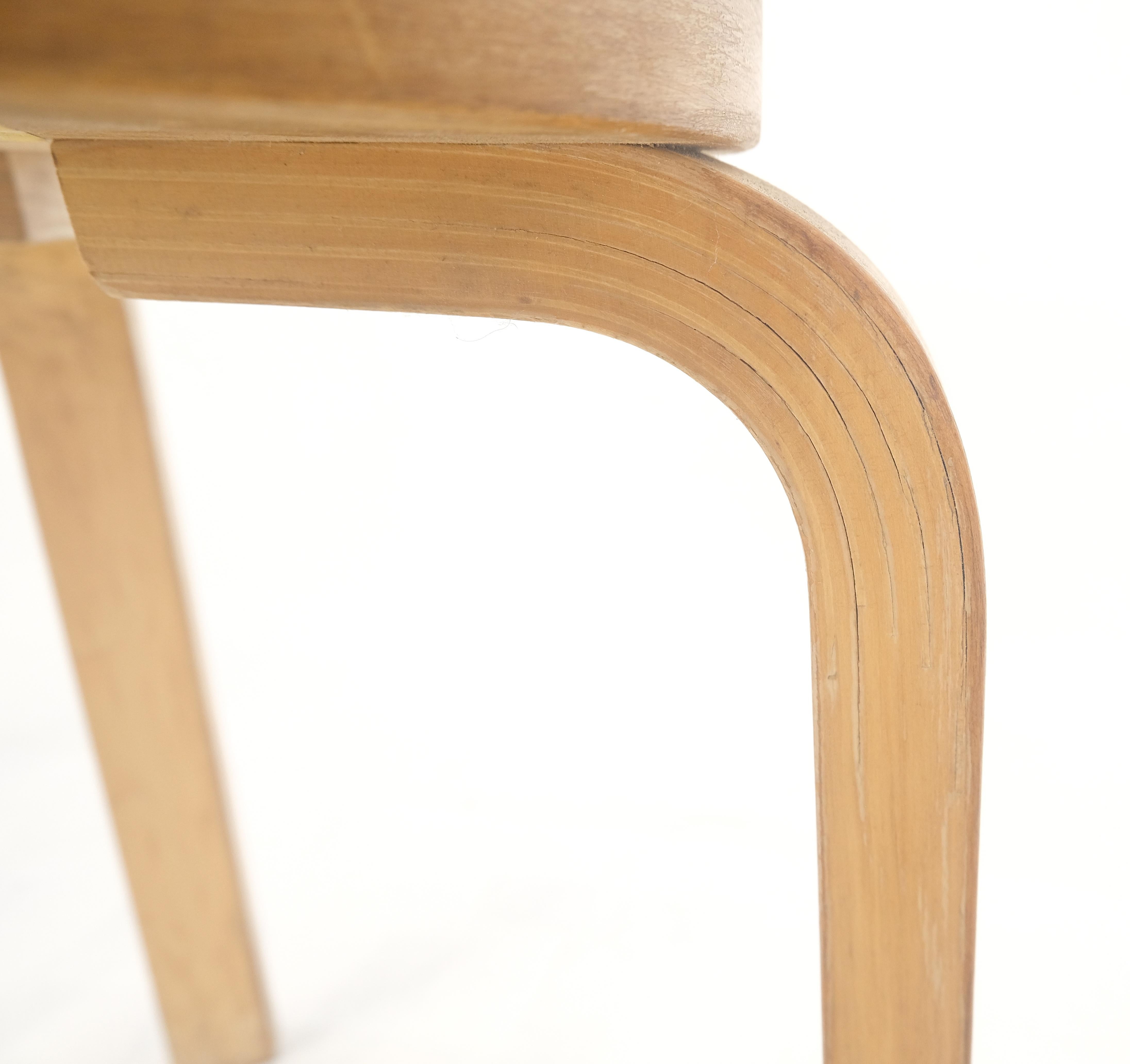 Birch Set of 3 Early Round Nesting Side Occasional Tables by Alvar Aalto Mid Century For Sale