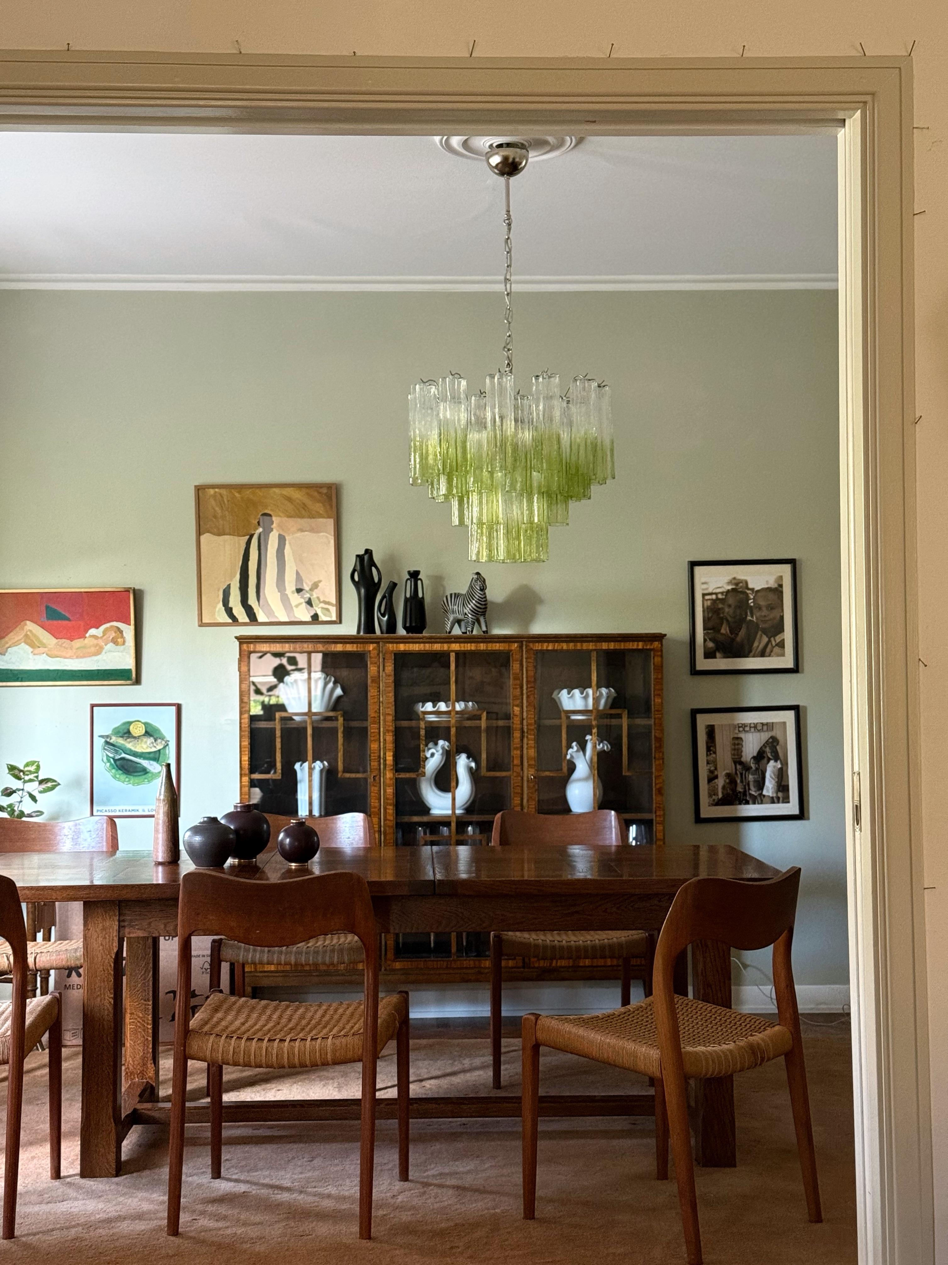 Mid-Century moderno Set of 3 Eclectic Bold Colorful Green Ombre Murano Chandeliers in vendita