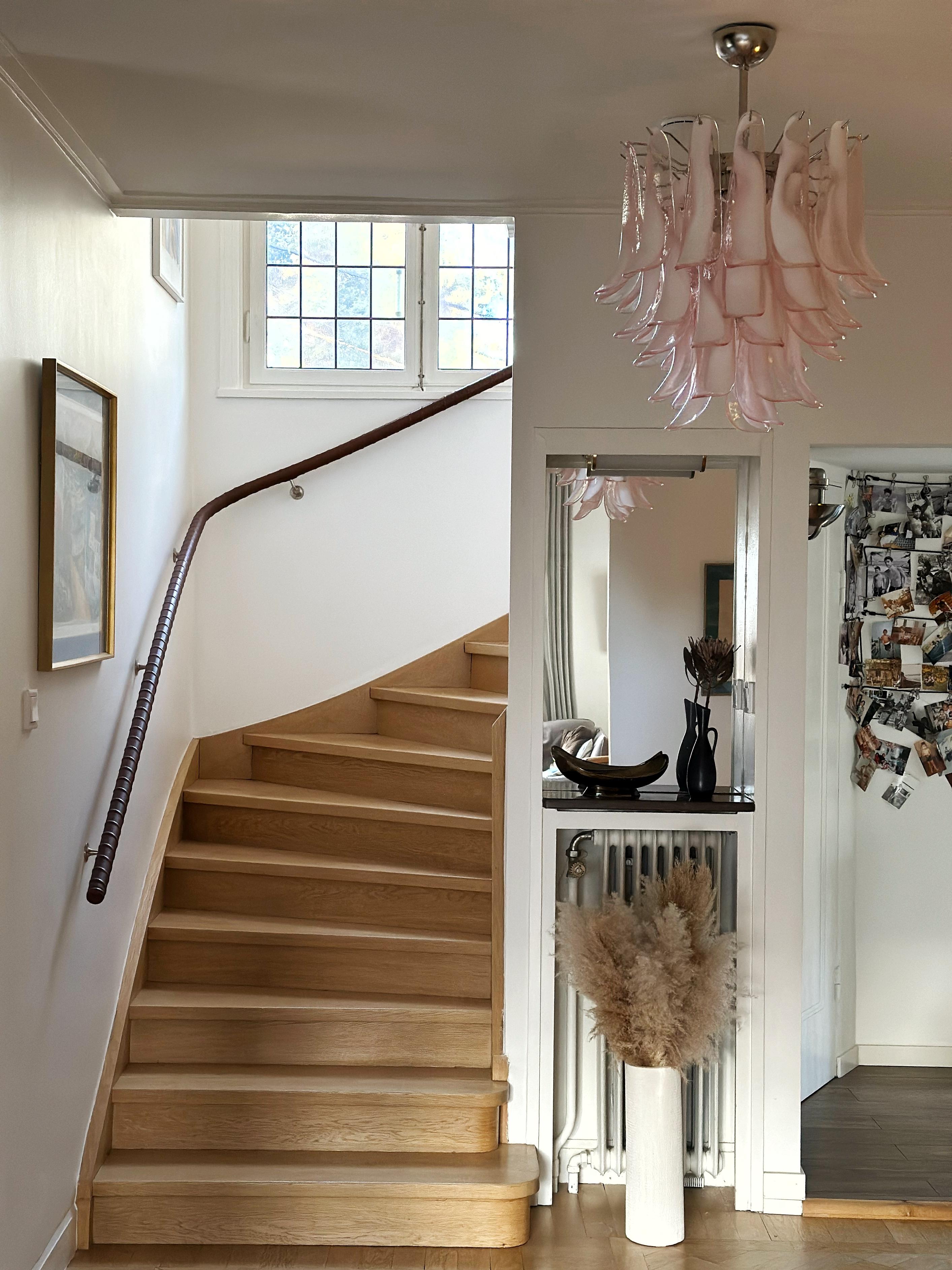 Vetro Set di 3 lampadari eclettici rosa di Murano in vendita