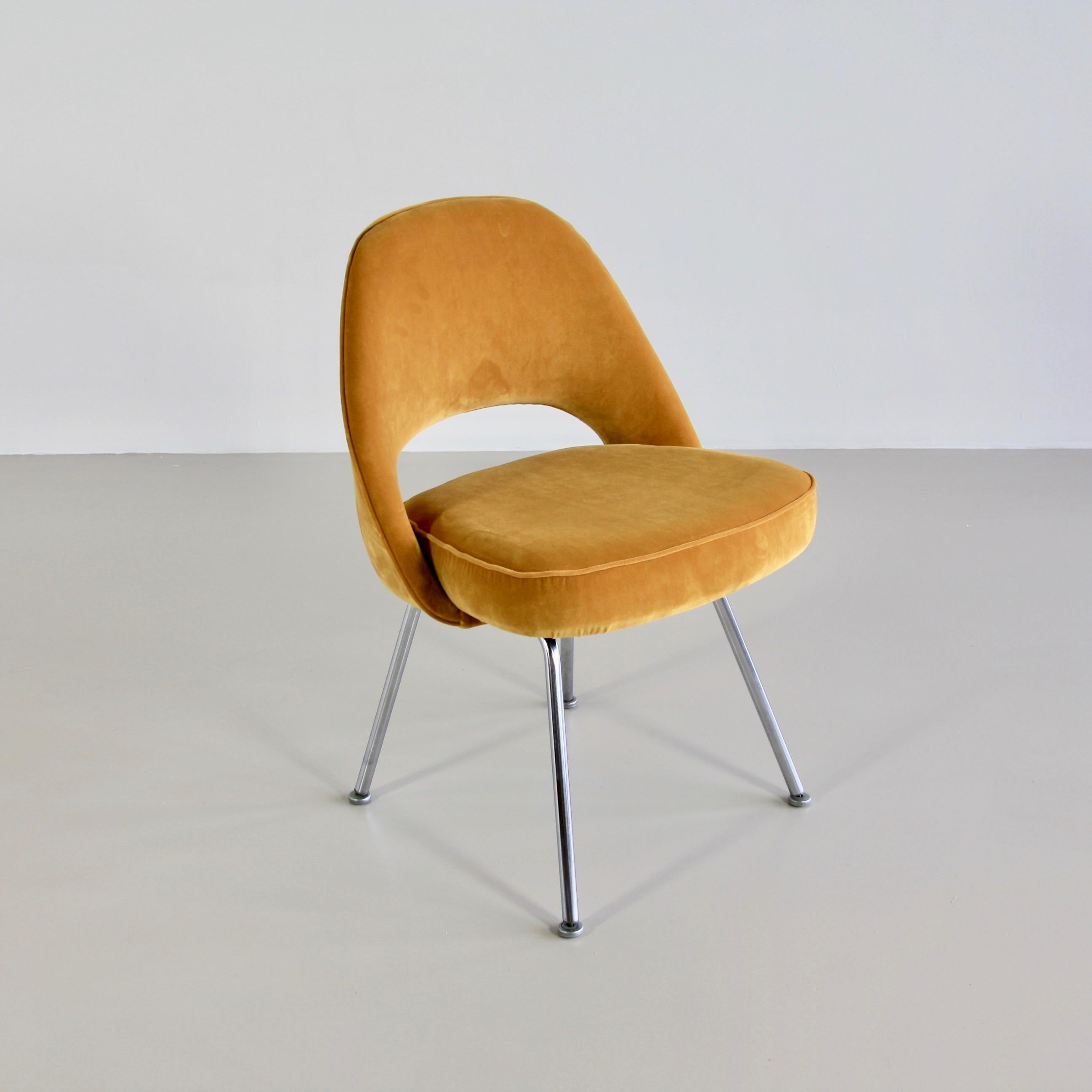 Mid-Century Modern Set of 3 Eero Saarinen Conference Chairs, Knoll International