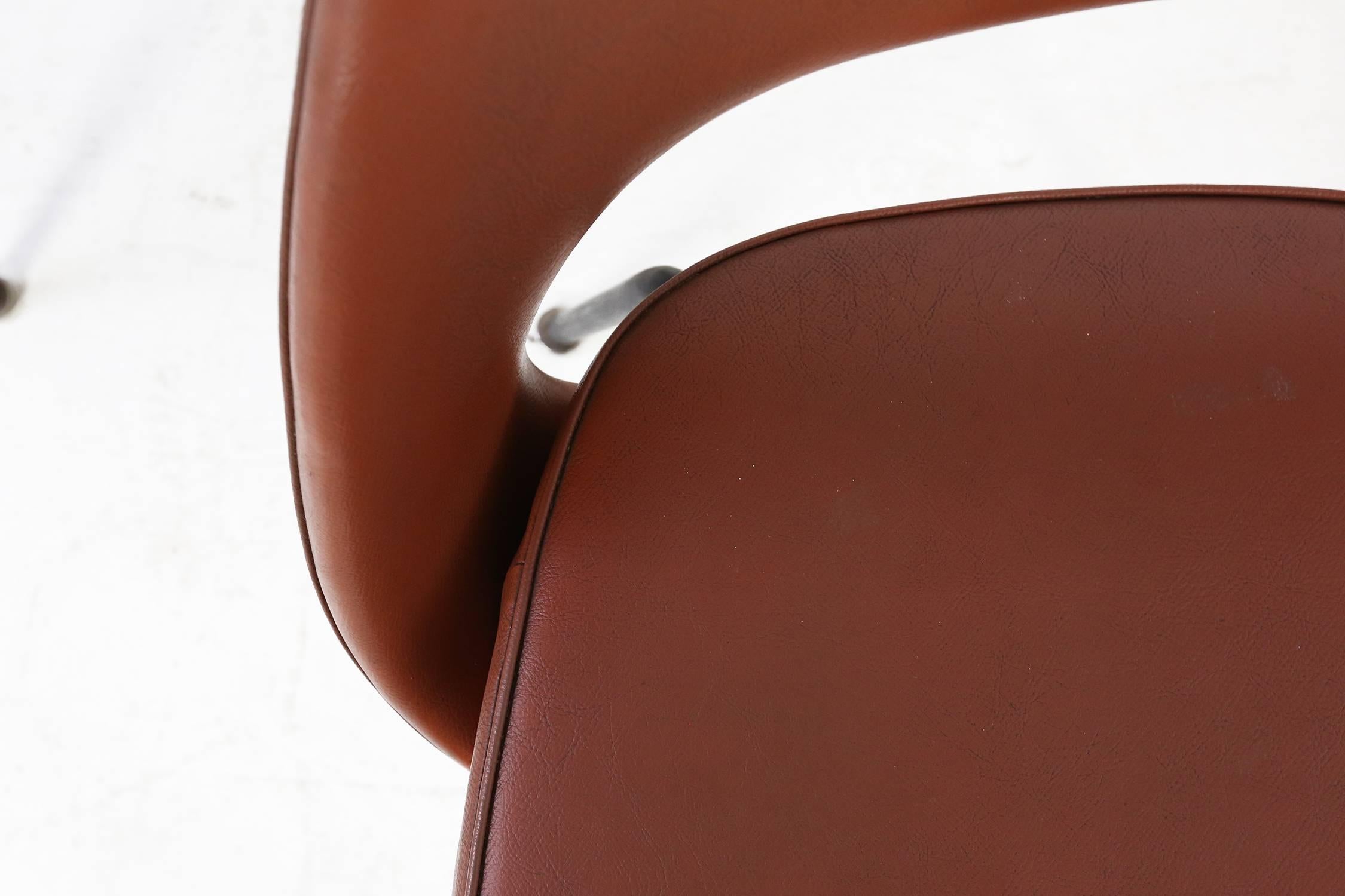Metal Set of Two Eero Saarinen Series 71 Armless Chair for Knoll, 1960s De Coene