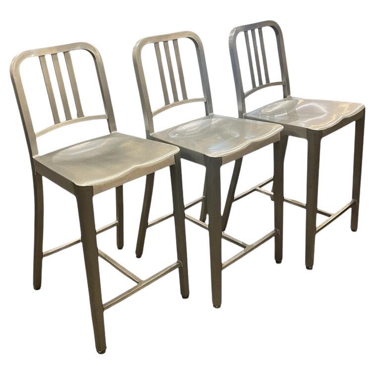 Juego de 3 Taburetes de Bar Emeco 1006 Aluminio Azul Marino