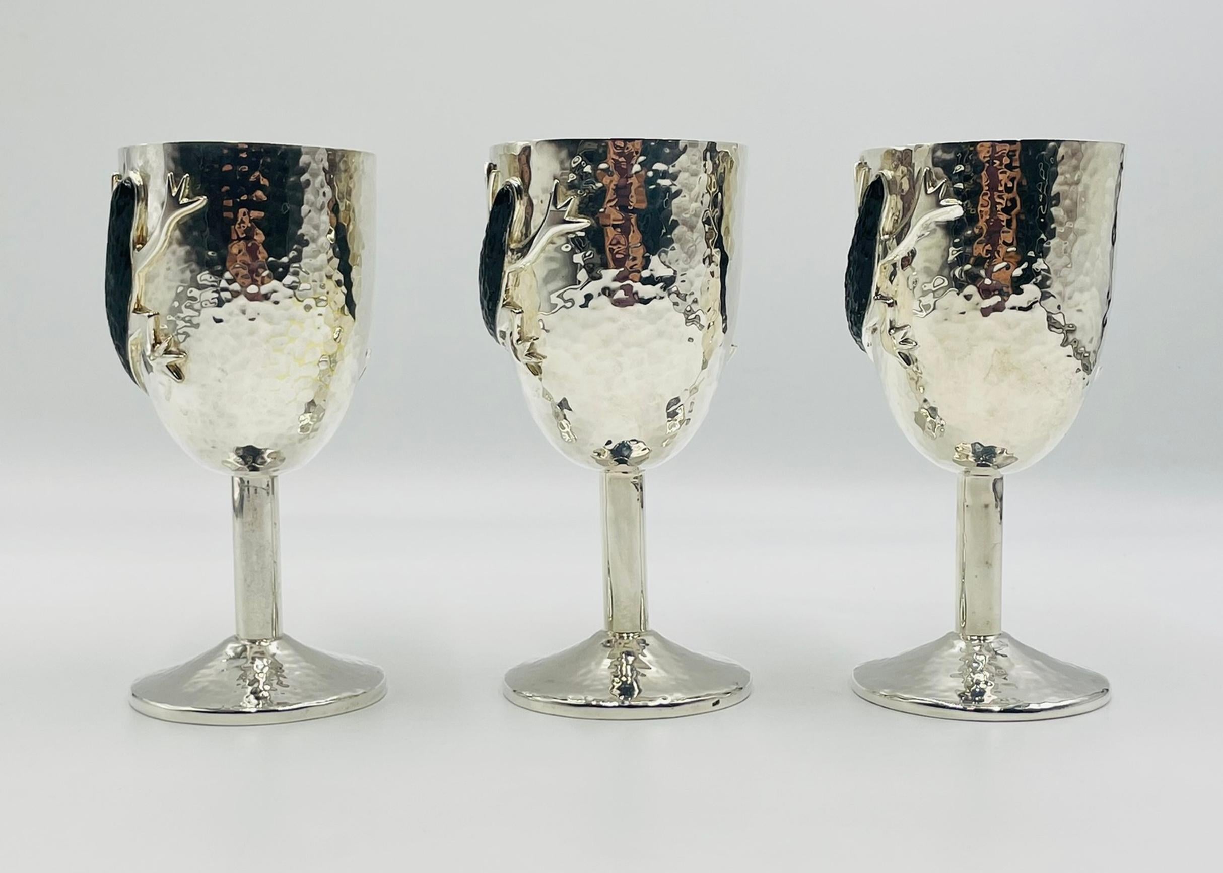 3er-Set Emilia Castillo Versilberte Pokale mit schwarzen Onyx-Eidechsen, Mexiko (Ende des 20. Jahrhunderts) im Angebot