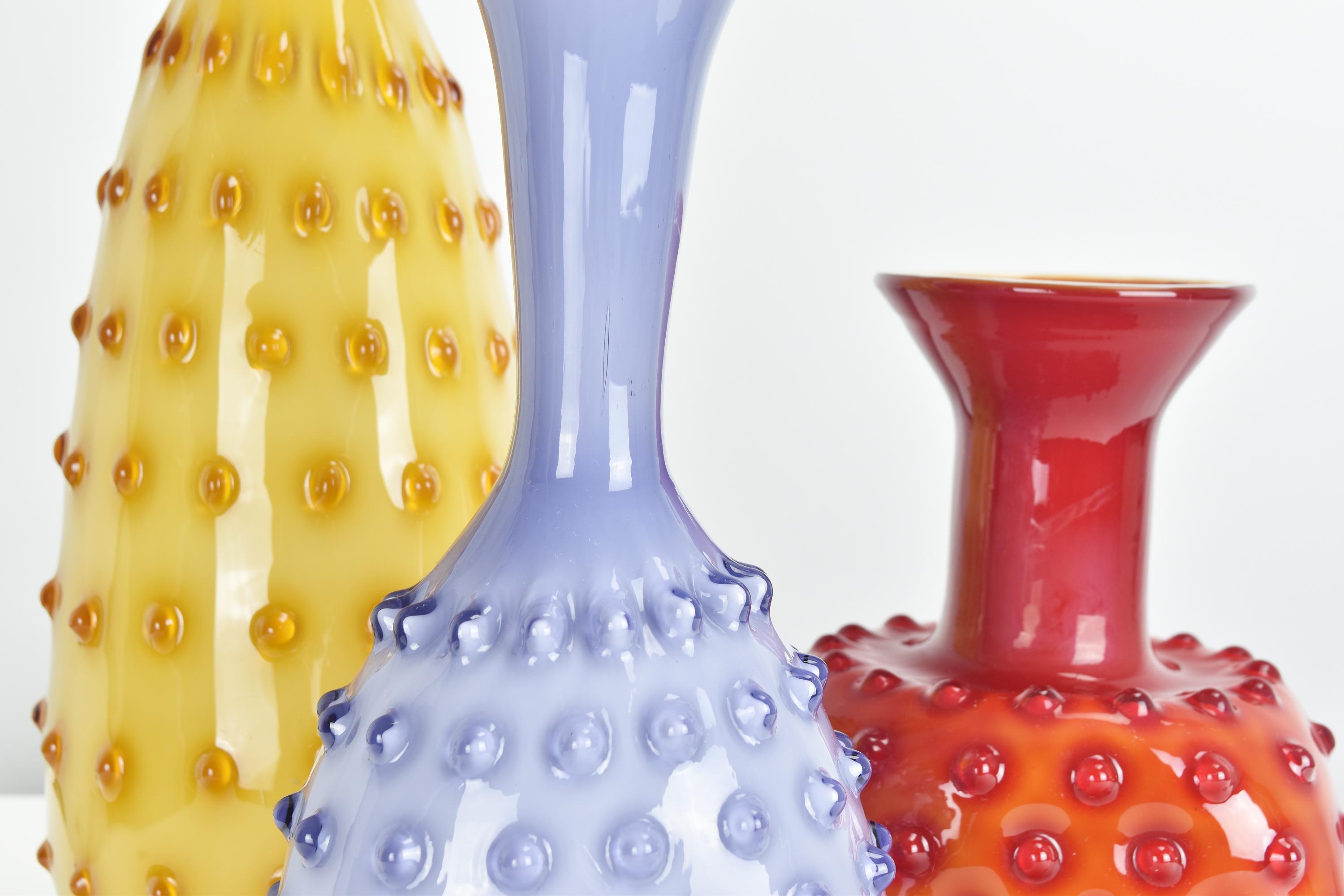 Set von 3 Empoli-Vasen mit Schneckenmuster und Gehäuse aus Glas, Mitte des Jahrhunderts (20. Jahrhundert) im Angebot