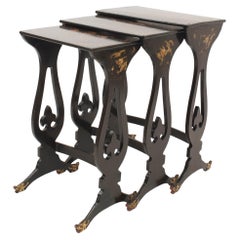 Set di 3 tavolini nidificanti Chinoiserie laccati in stile Regency inglese