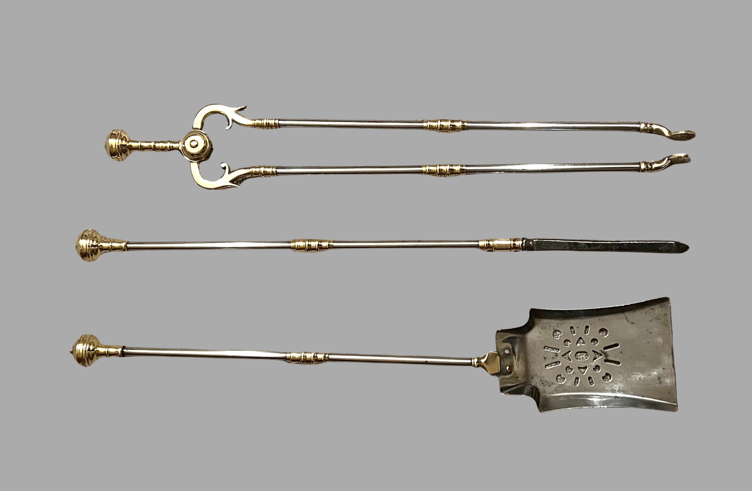 Set di 3 attrezzi da fuoco inglesi vittoriani in ottone e acciaio lucido in vendita 2