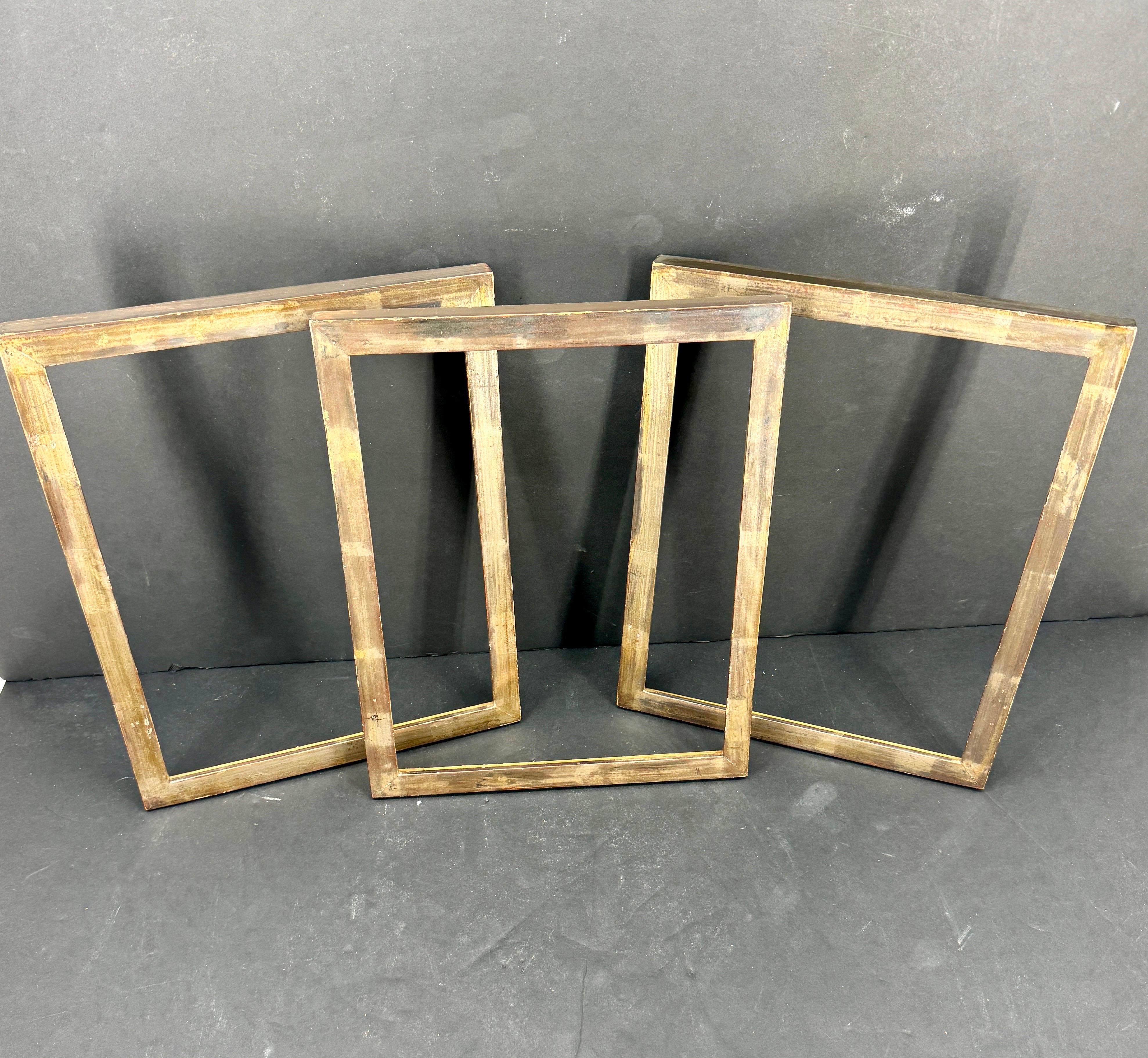 Lote de 3 marcos de arte europeos de madera en pan de plata Europeo en venta