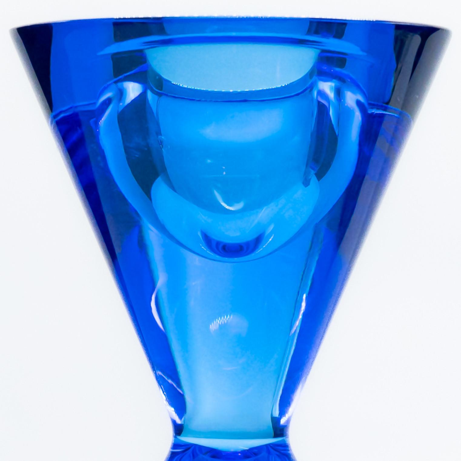 Glorifying the effects of refracted light for 170 years, the iconic Baccarat pieces are well-know over the world.

A crystal masterpiece set of exceptional proportions, the set crystallizes the extraordinary know-how of the Baccarat craftsmen.  The
