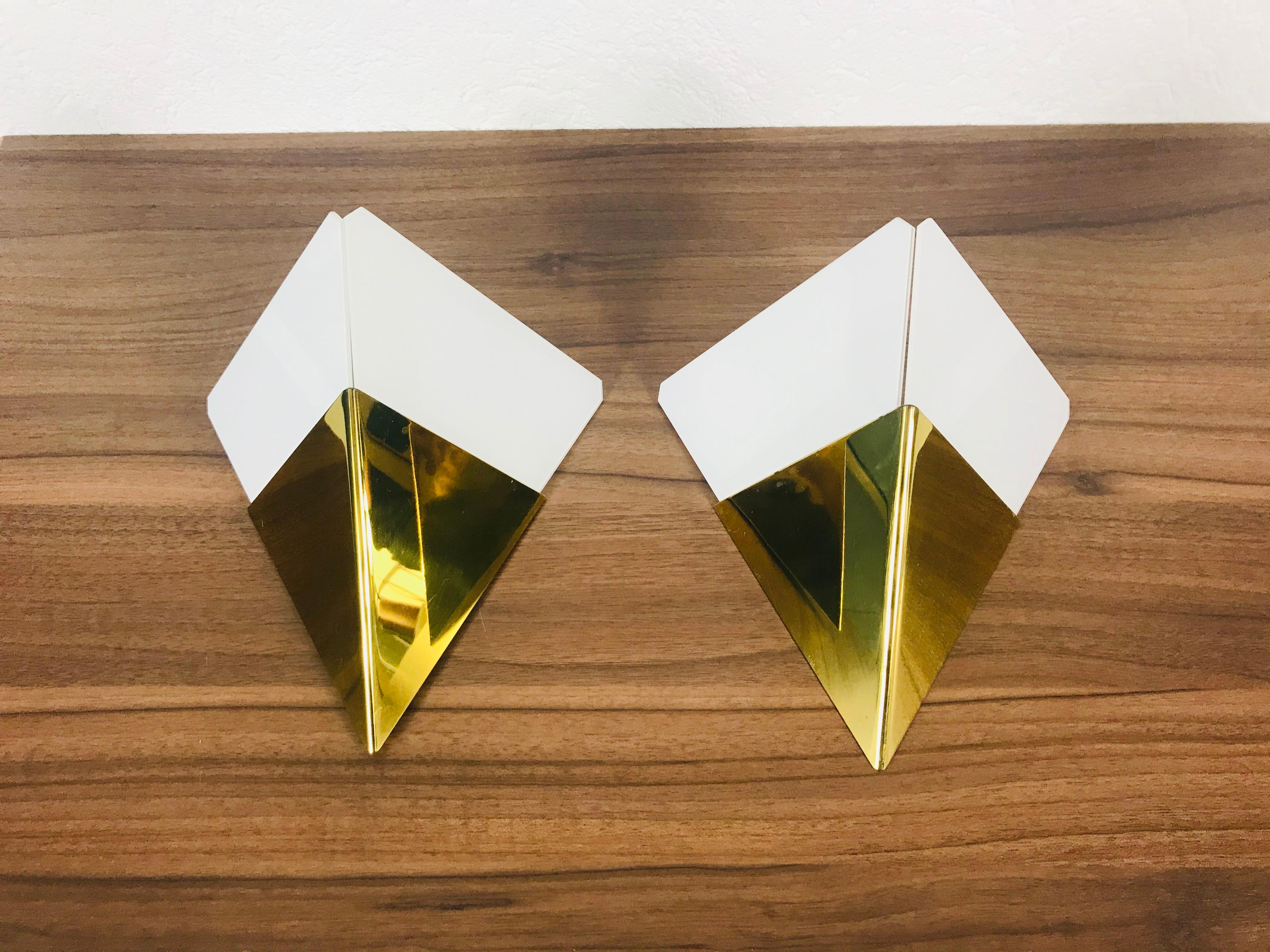 Mid-Century Modern Set of 3 Extraordinary Triangle Ice Glass Sconces by Kalmar, Austria, 1960s