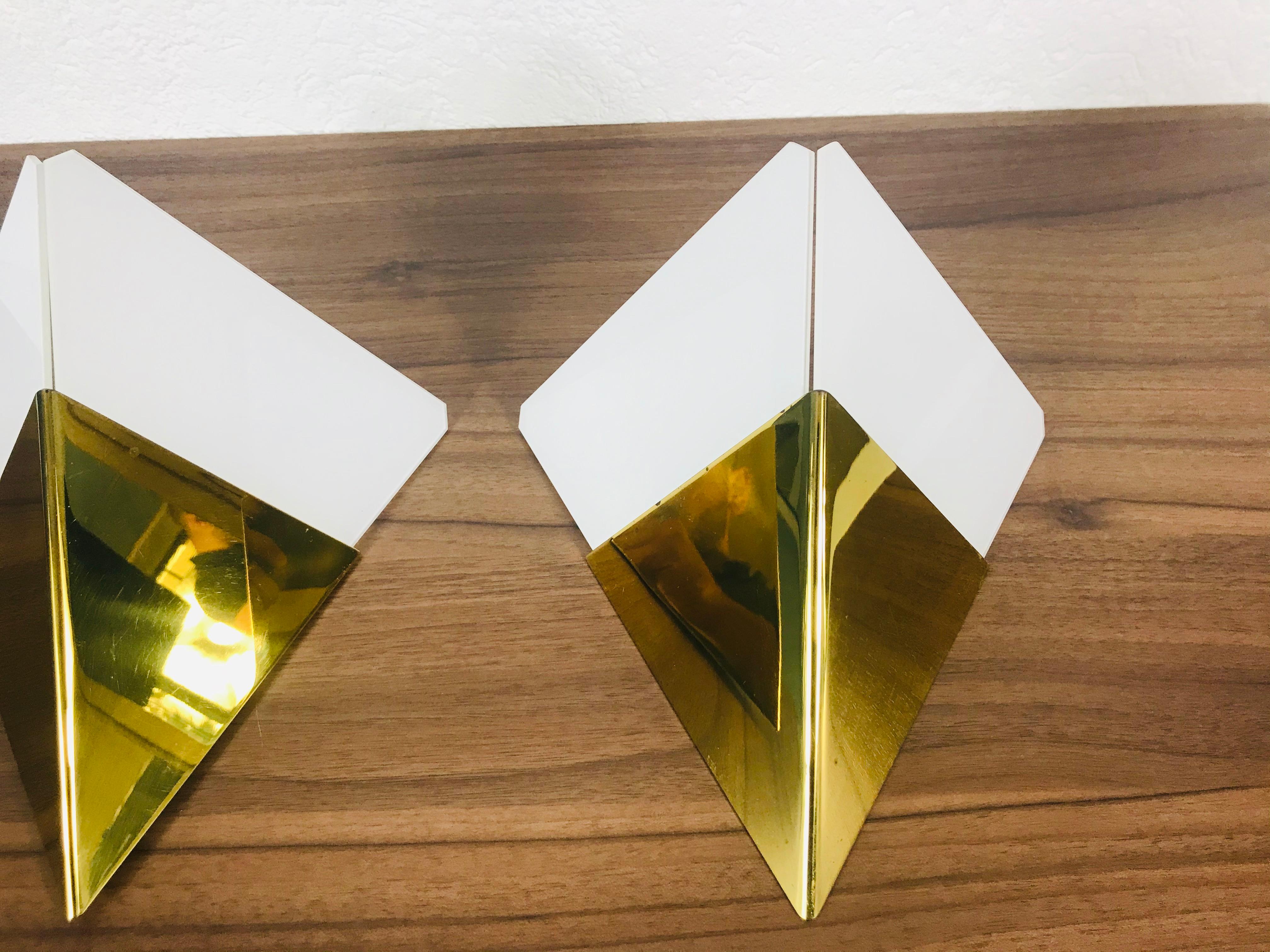 Set of 3 Extraordinary Triangle Ice Glass Sconces by Kalmar, Austria, 1960s In Good Condition In Hagenbach, DE