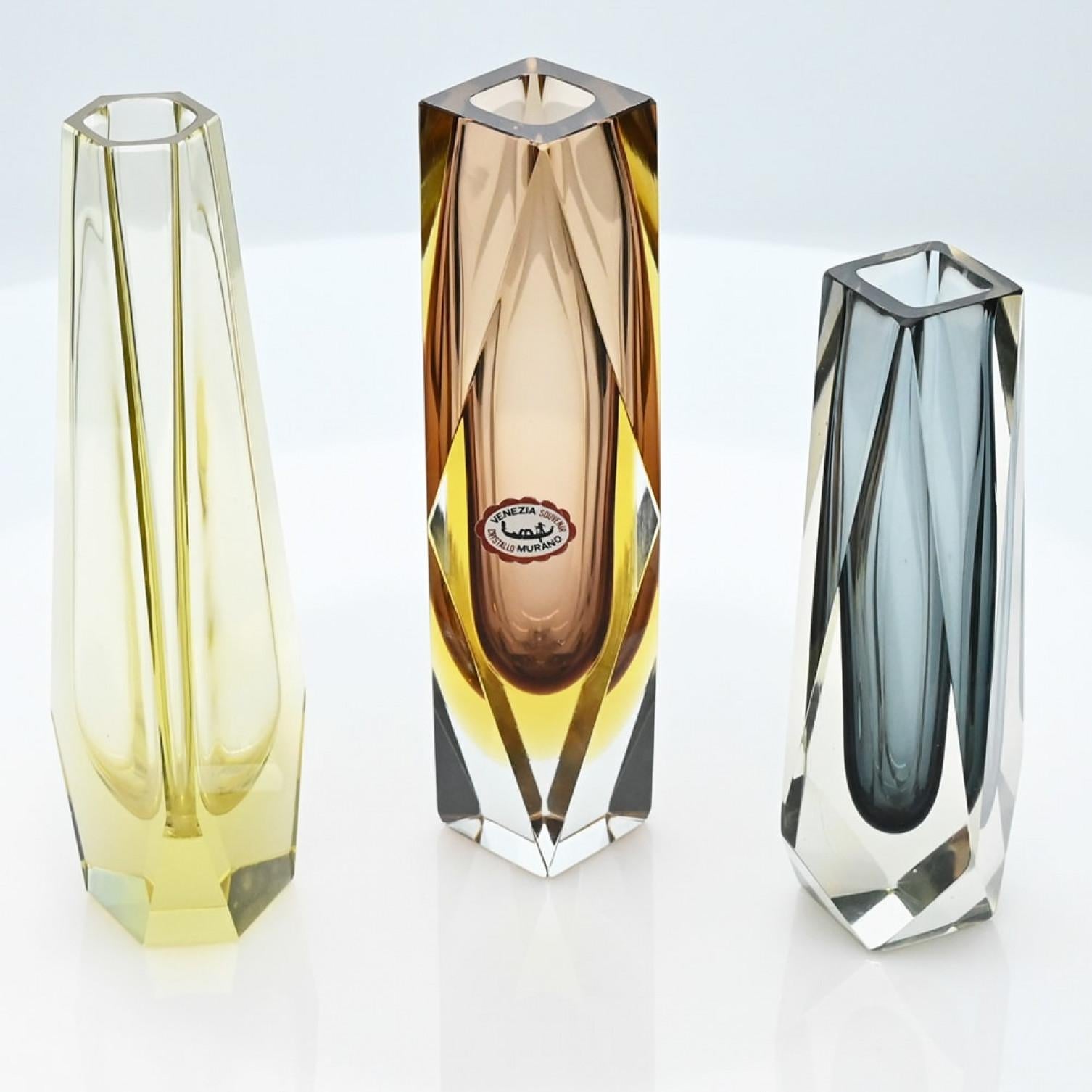 Set of 3 Faceted Sommerso Glass Vases, Mandruzzato, Murano, Italy, 1970 In Good Condition In Rijssen, NL