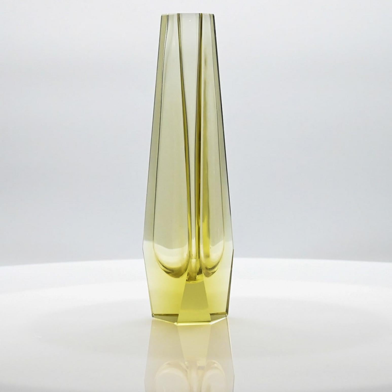 Art Glass Set of 3 Faceted Sommerso Glass Vases, Mandruzzato, Murano, Italy, 1970