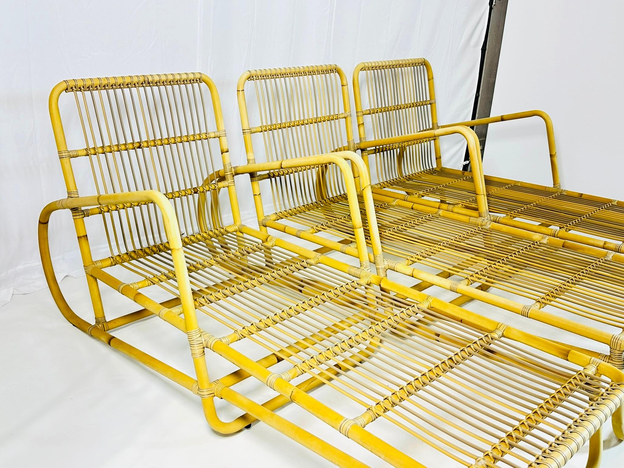 XXIe siècle et contemporain Lot de 3 chaises d'extérieur Four Hands Roots Riley - Faux Rattan en vente