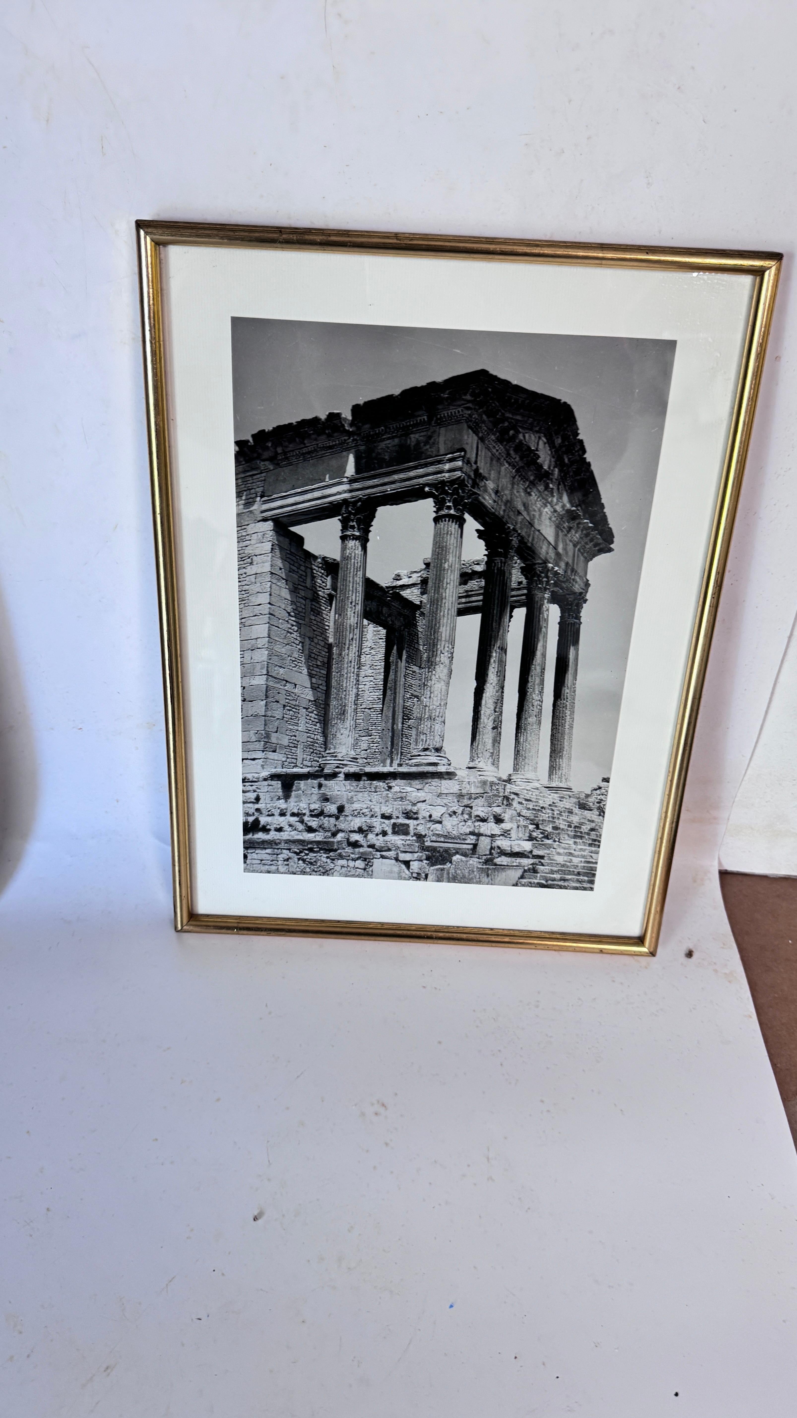 Set of 3 Framed Black and White Photographs 1950s Monuments Gold Frames en venta 11