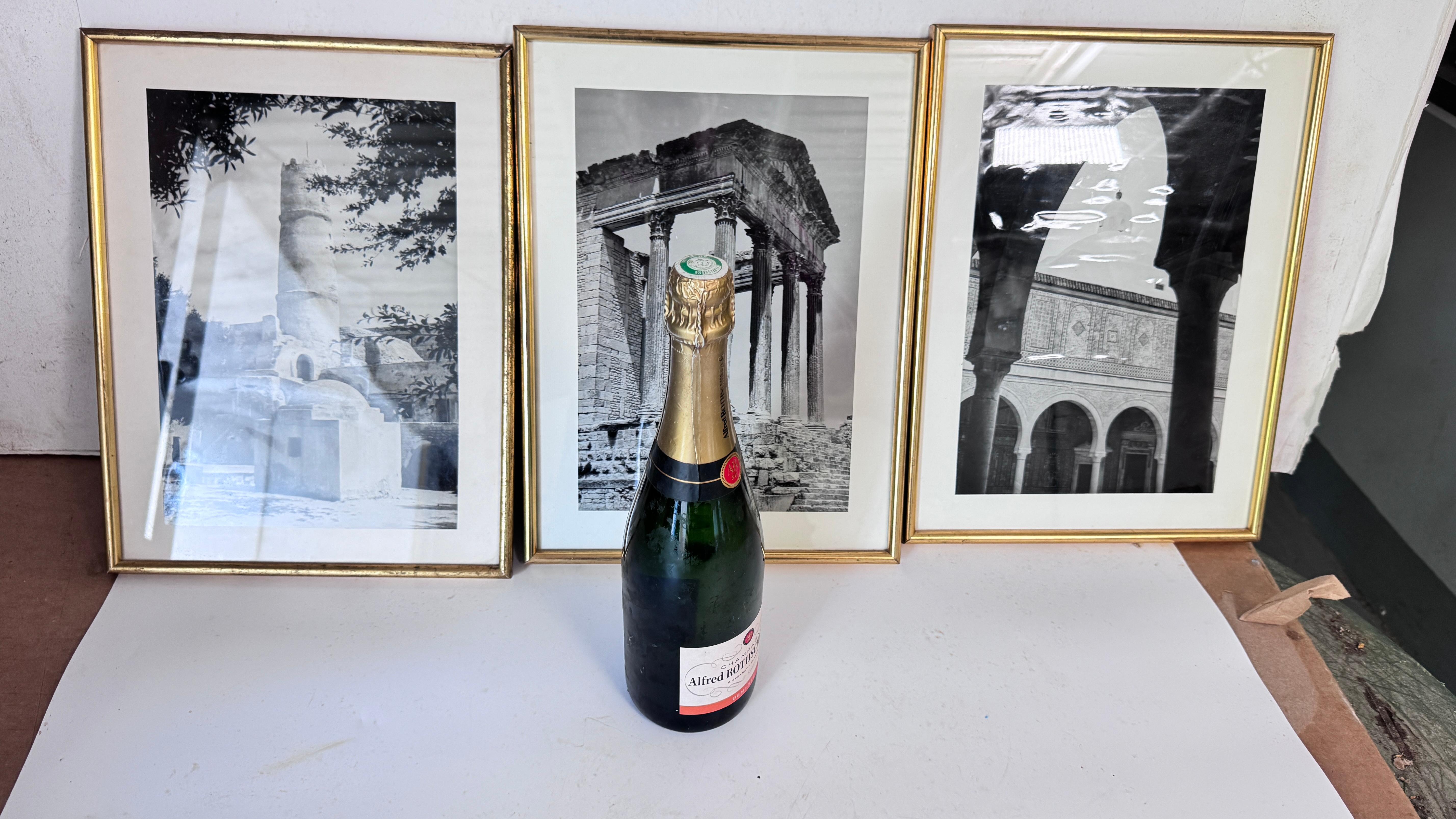 Set of 3 Framed Black and White Photographs 1950s Monuments Gold Frames Francés en venta
