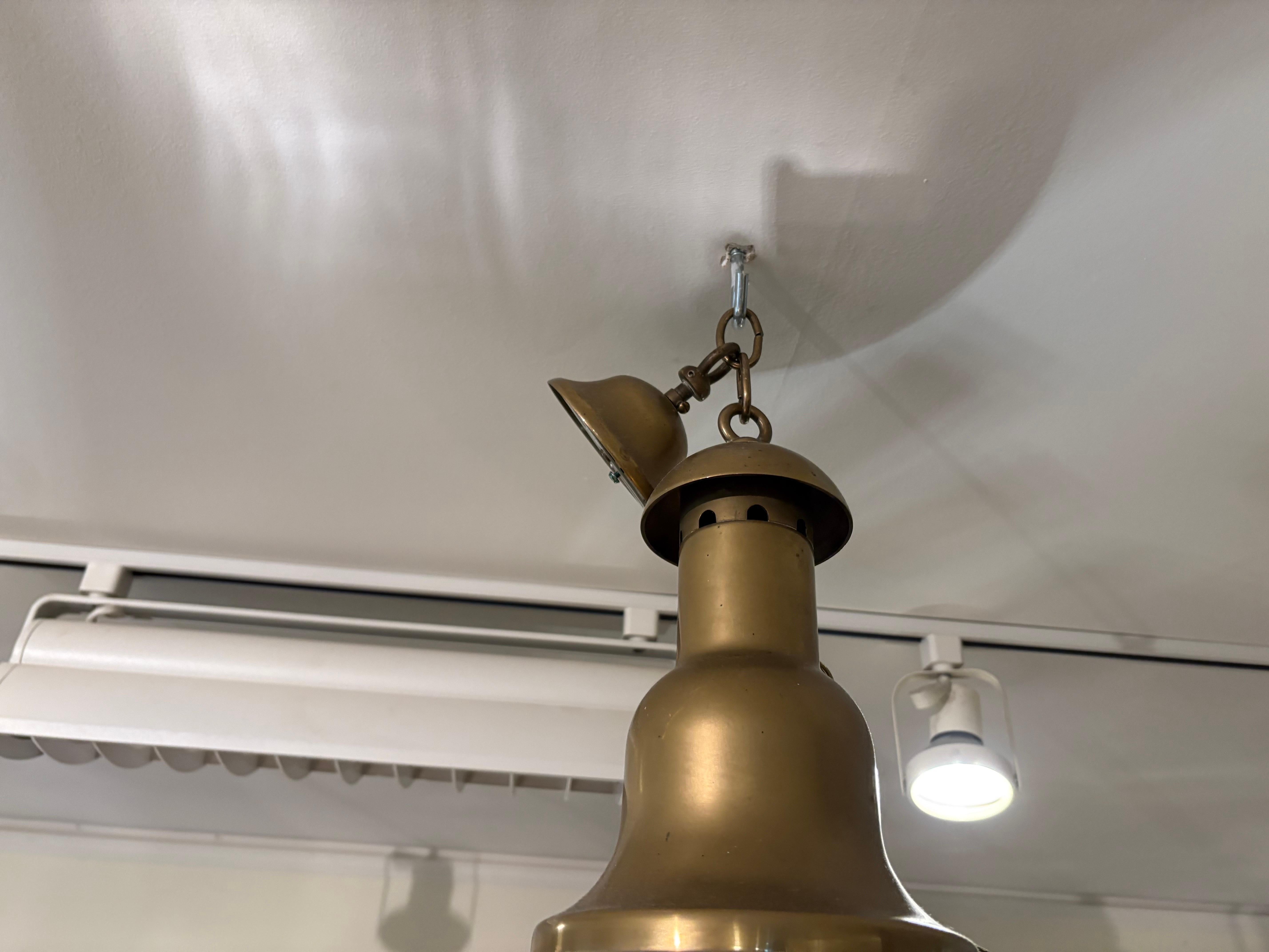 Set di 3 ciondoli francesi in ottone in vendita 3