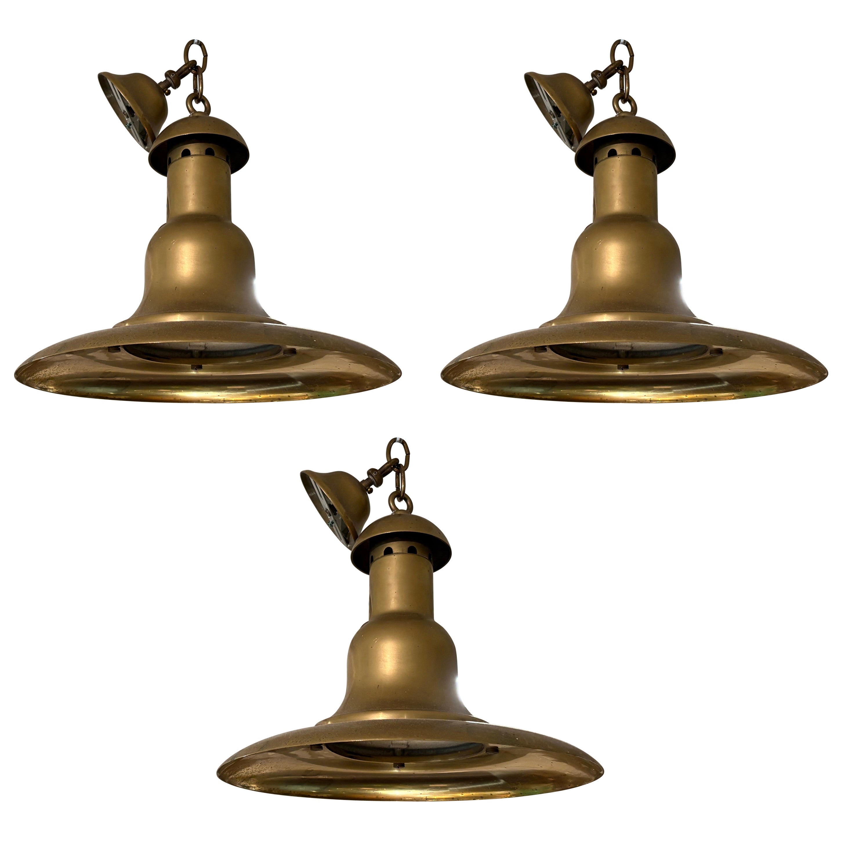 Set di 3 ciondoli francesi in ottone in vendita