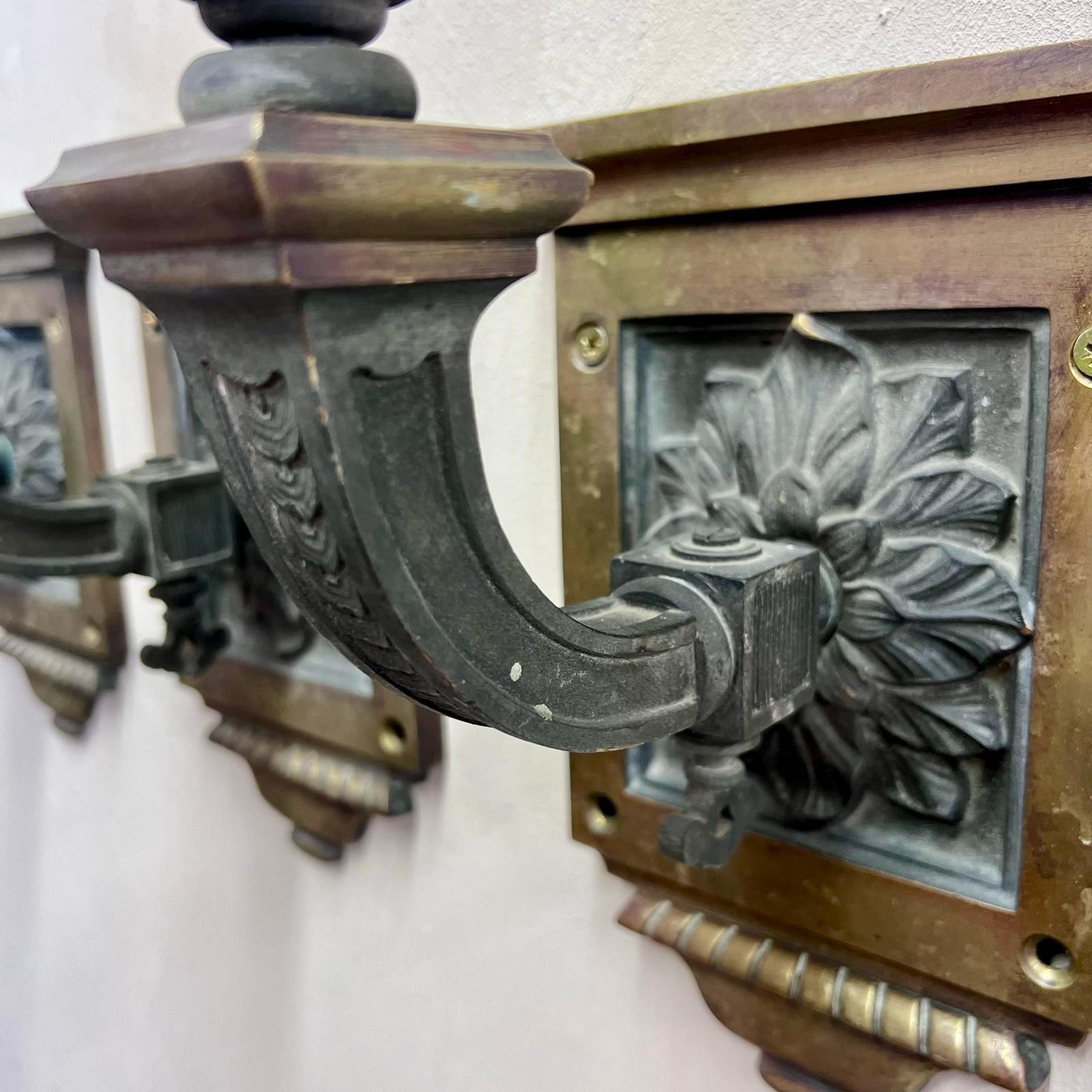 Set of 3 bronze & brass Wall Lights, originally these would have been powered by gas.
Floral detail on the back plate, with great colouration throughout .

France - C1900.

Currently unwired - we can arrange for wiring if required - please get in