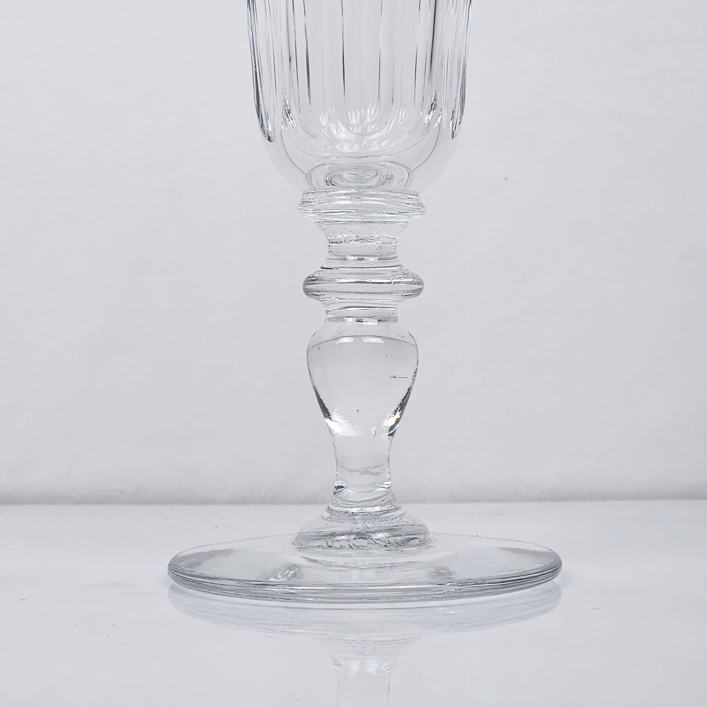 Français Ensemble de 3 flûtes à champagne françaises en cristal, vers 1880 en vente