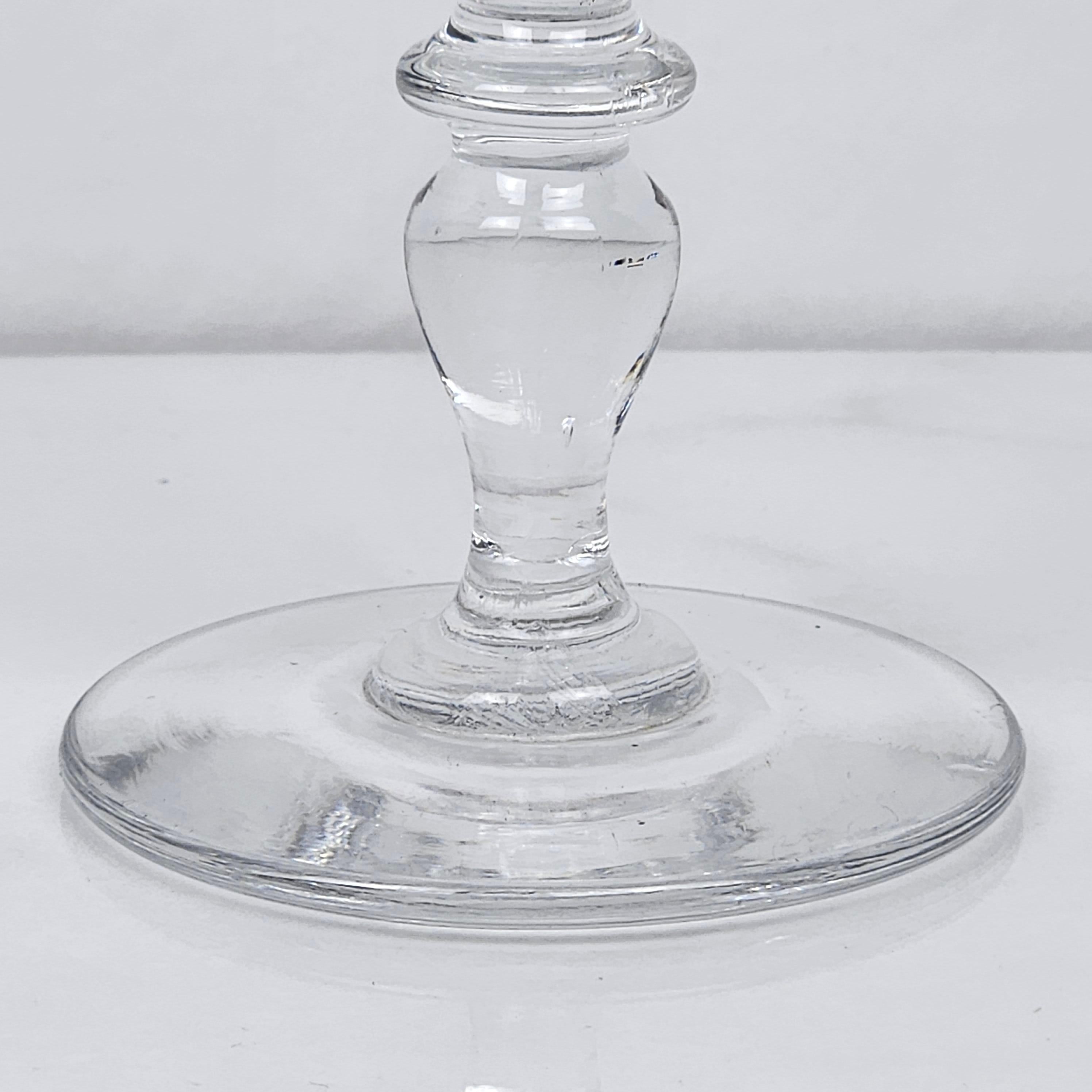 Ensemble de 3 flûtes à champagne françaises en cristal, vers 1880 Bon état - En vente à Oud Beijerland, NL
