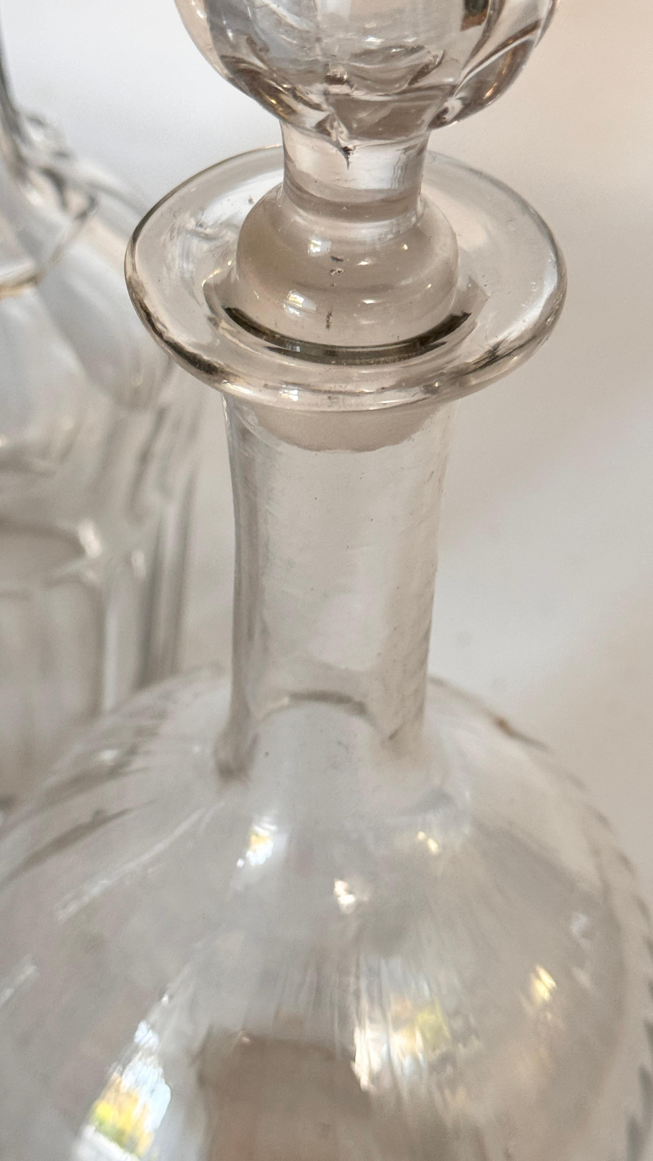 Set of 3 French Crystal Decanters – 2 Baccarat Signed, 1970s Elegant Tableware en vente 7