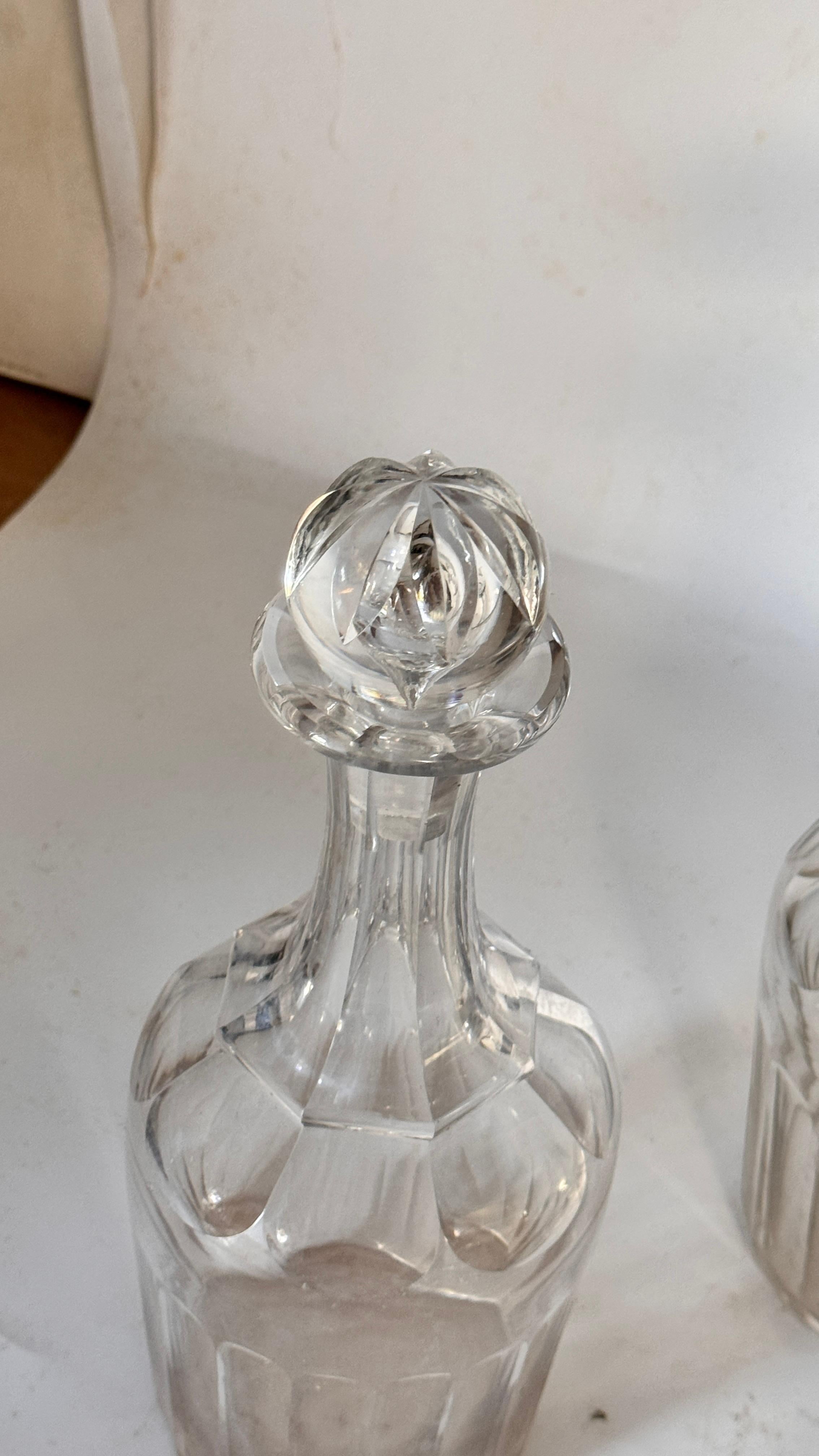 Set of 3 French Crystal Decanters – 2 Baccarat Signed, 1970s Elegant Tableware en vente 1