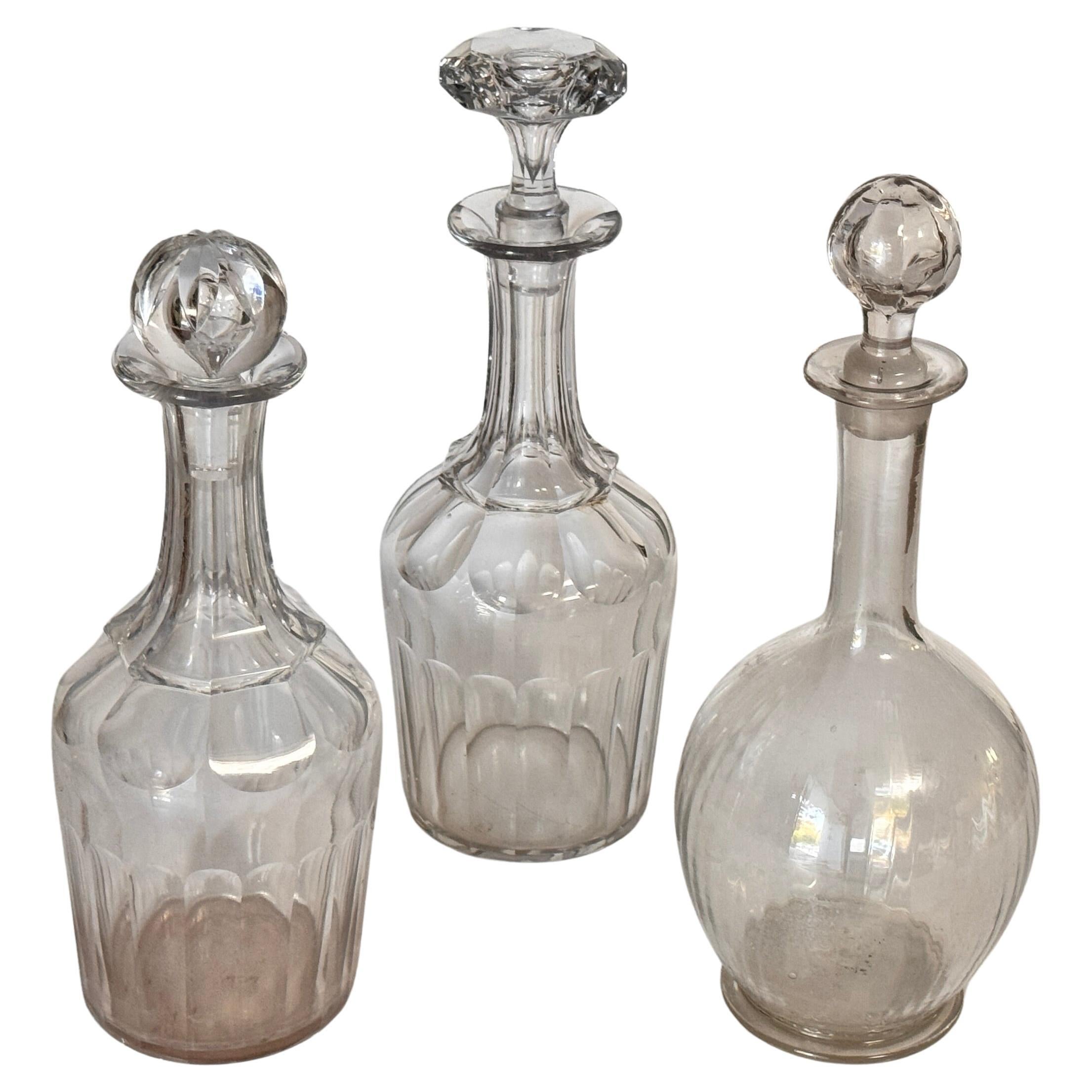 Set of 3 French Crystal Decanters – 2 Baccarat Signed, 1970s Elegant Tableware en vente