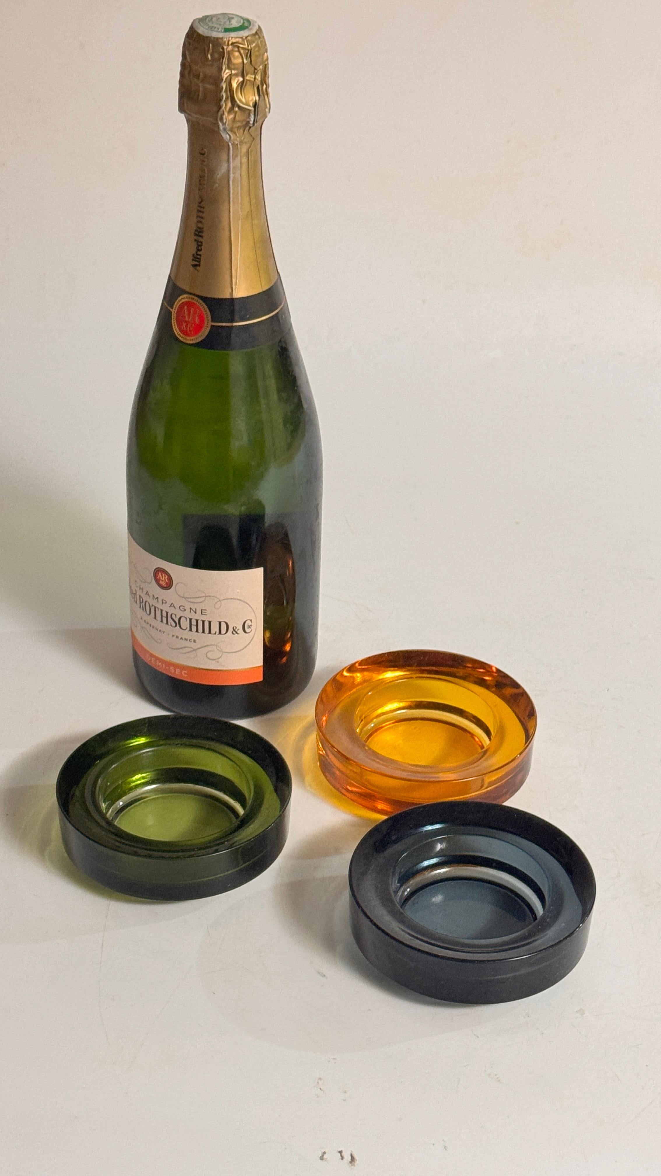 Francese Set di 3 posacenere in vetro francese - Blu, Arancione e Verde, finitura lucida anni '70 in vendita