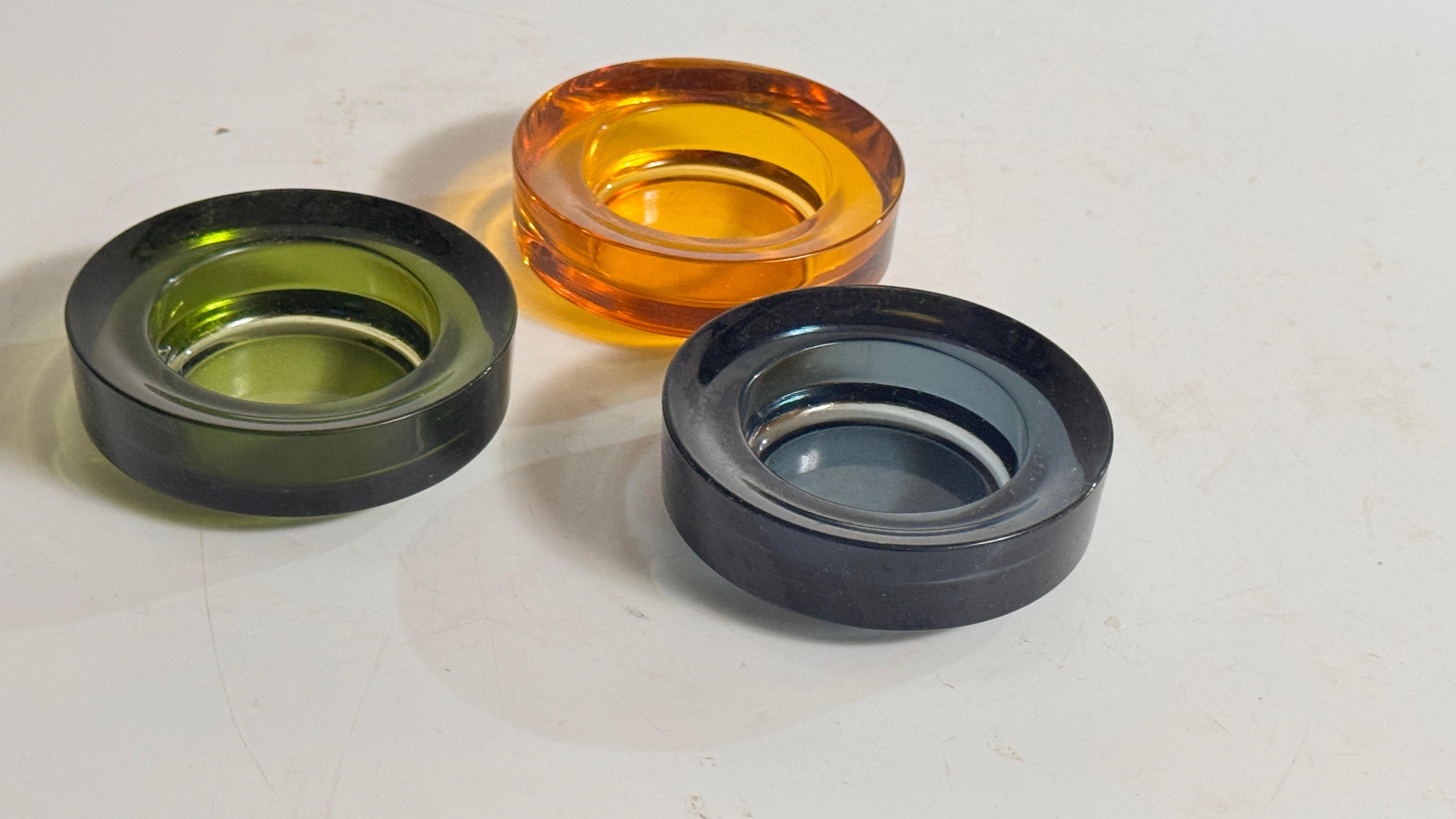 Set di 3 posacenere in vetro francese - Blu, Arancione e Verde, finitura lucida anni '70 in vendita 1