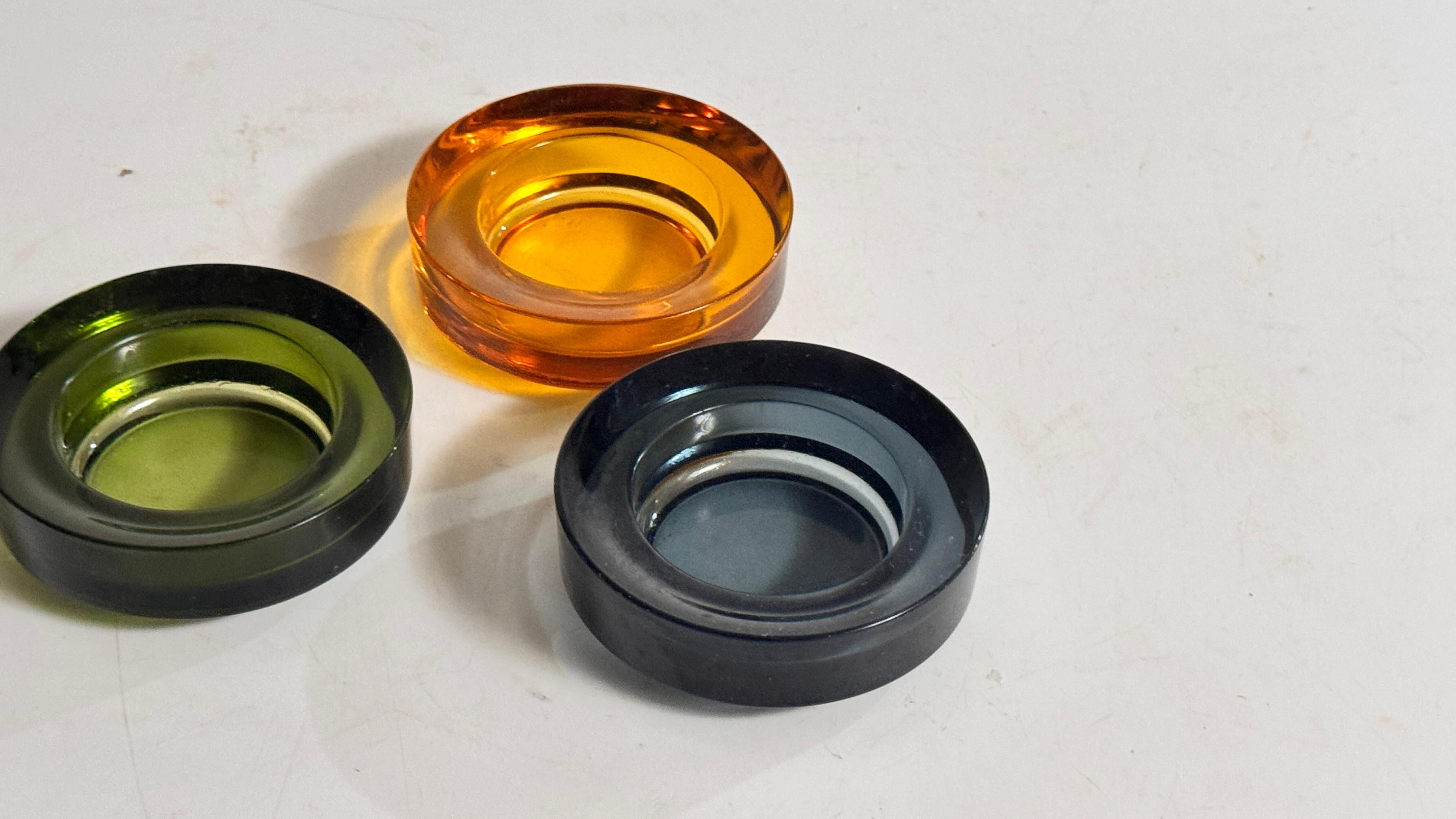 Set di 3 posacenere in vetro francese - Blu, Arancione e Verde, finitura lucida anni '70 in vendita 2