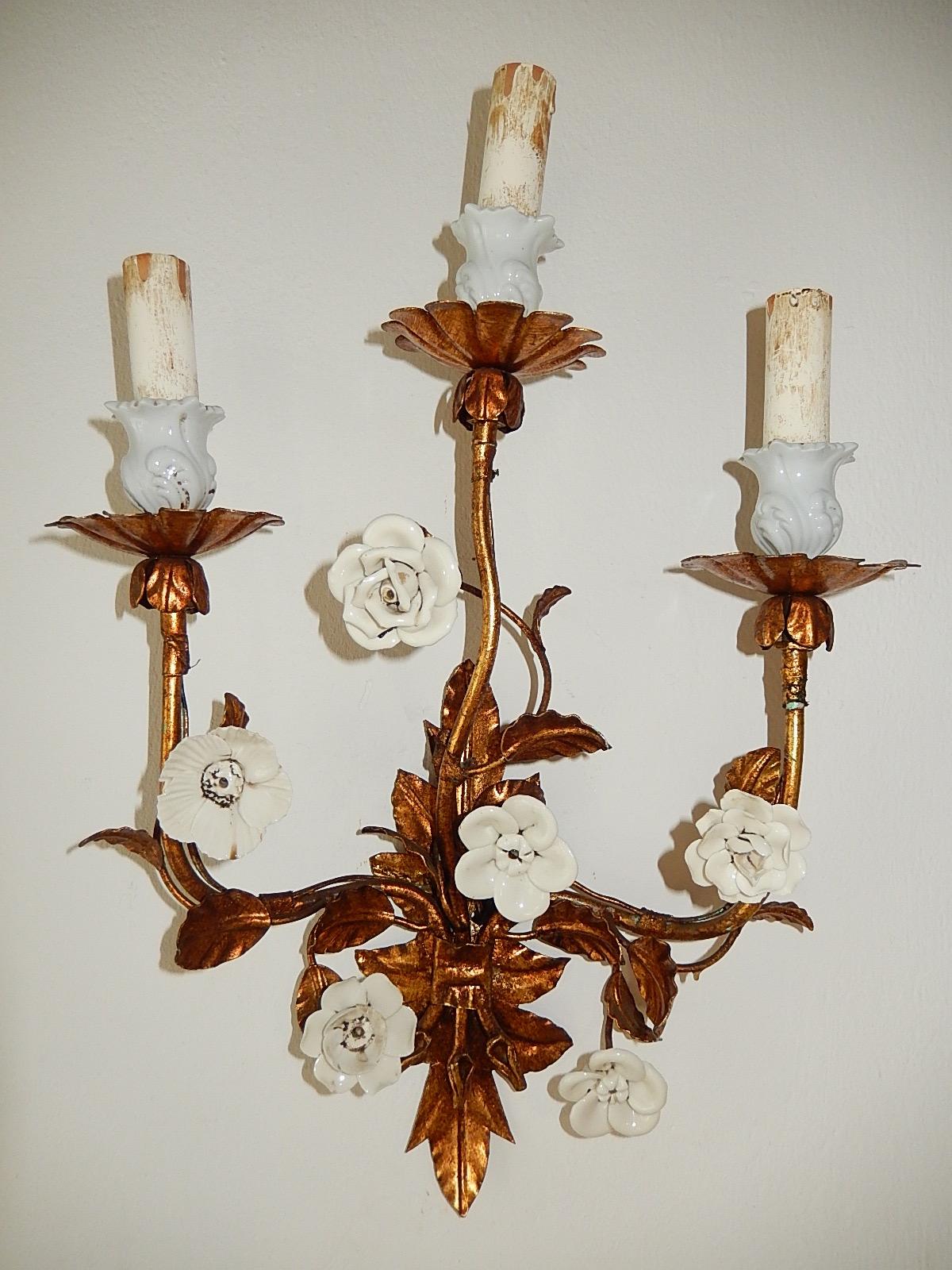 Early 20th Century Set of 3 French Gold Tole Sconces with White Porcelain Flowers, 1920s For Sale