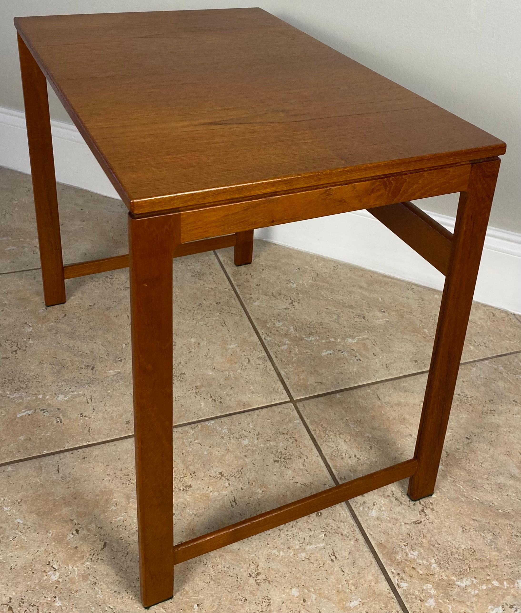 Mid-Century Modern 3 Mid-Century Wooden Nesting Tables or Gigogne End Tables Hans J. Wegner Style For Sale
