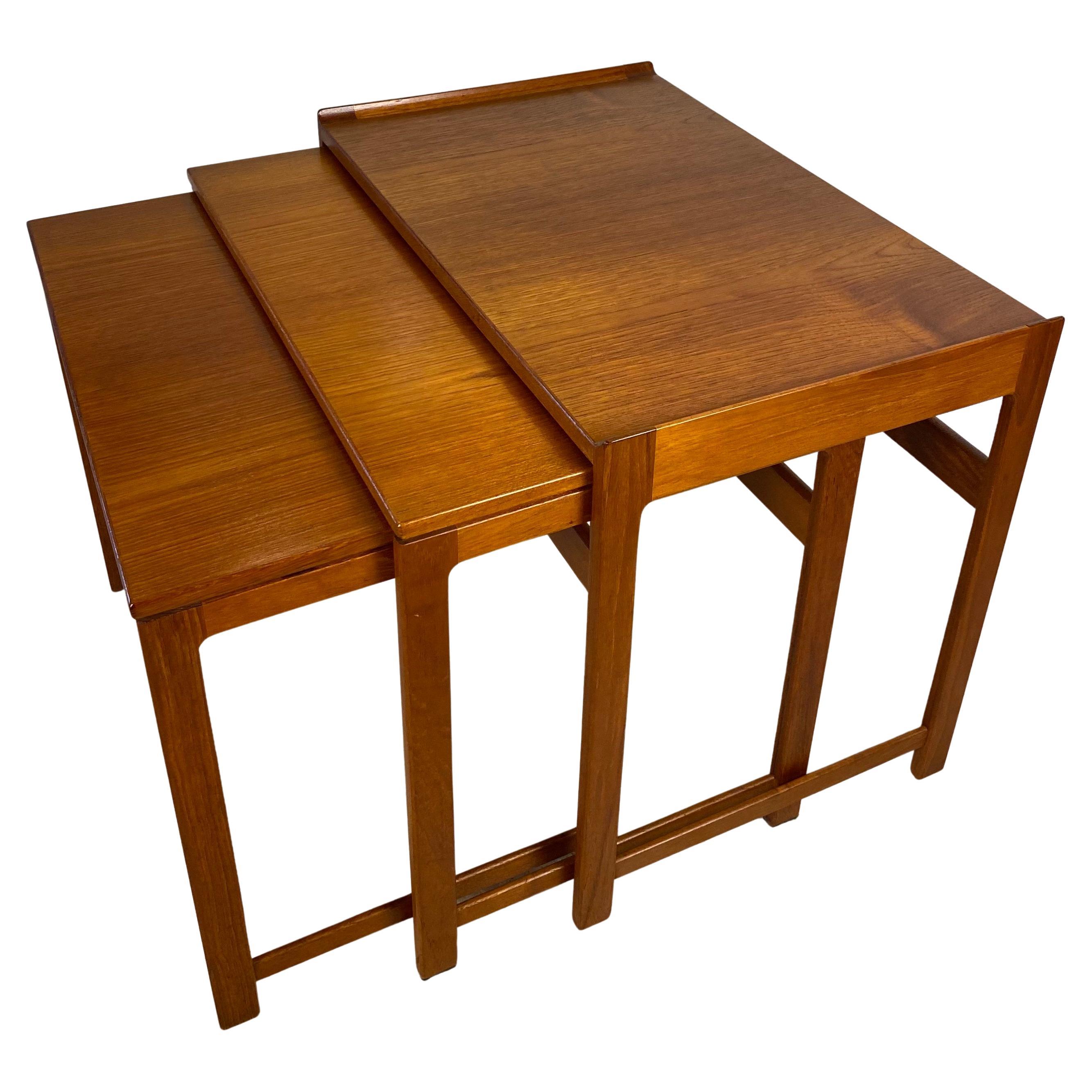 3 Mid-Century Wooden Nesting Tables or Gigogne End Tables Hans J. Wegner Style For Sale