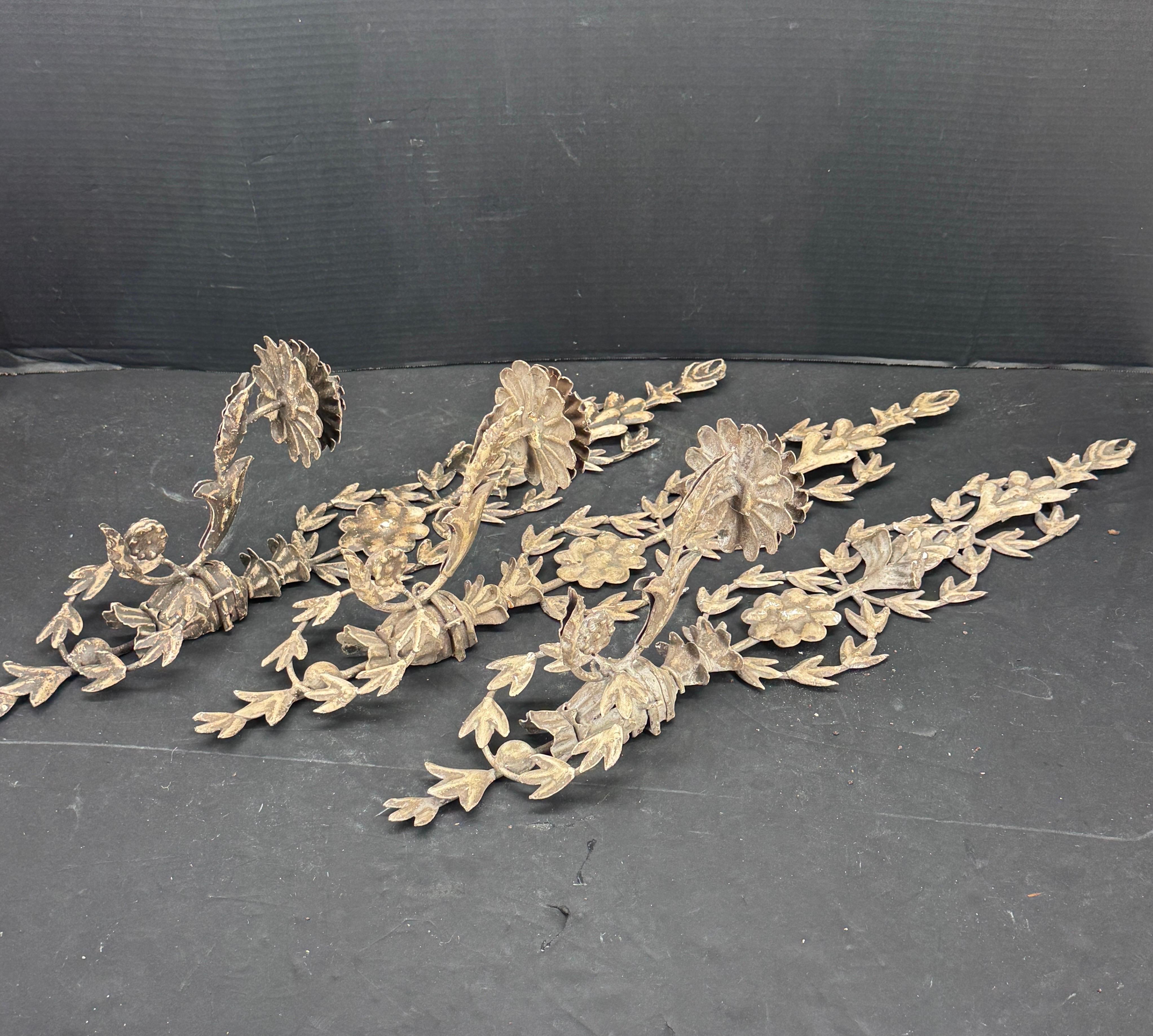 Set of 3 French Provincial Wall Candle Sconces Lights In Good Condition For Sale In Haddonfield, NJ