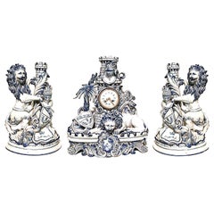 Set di 3 orologi francesi vittoriani in porcellana con leone