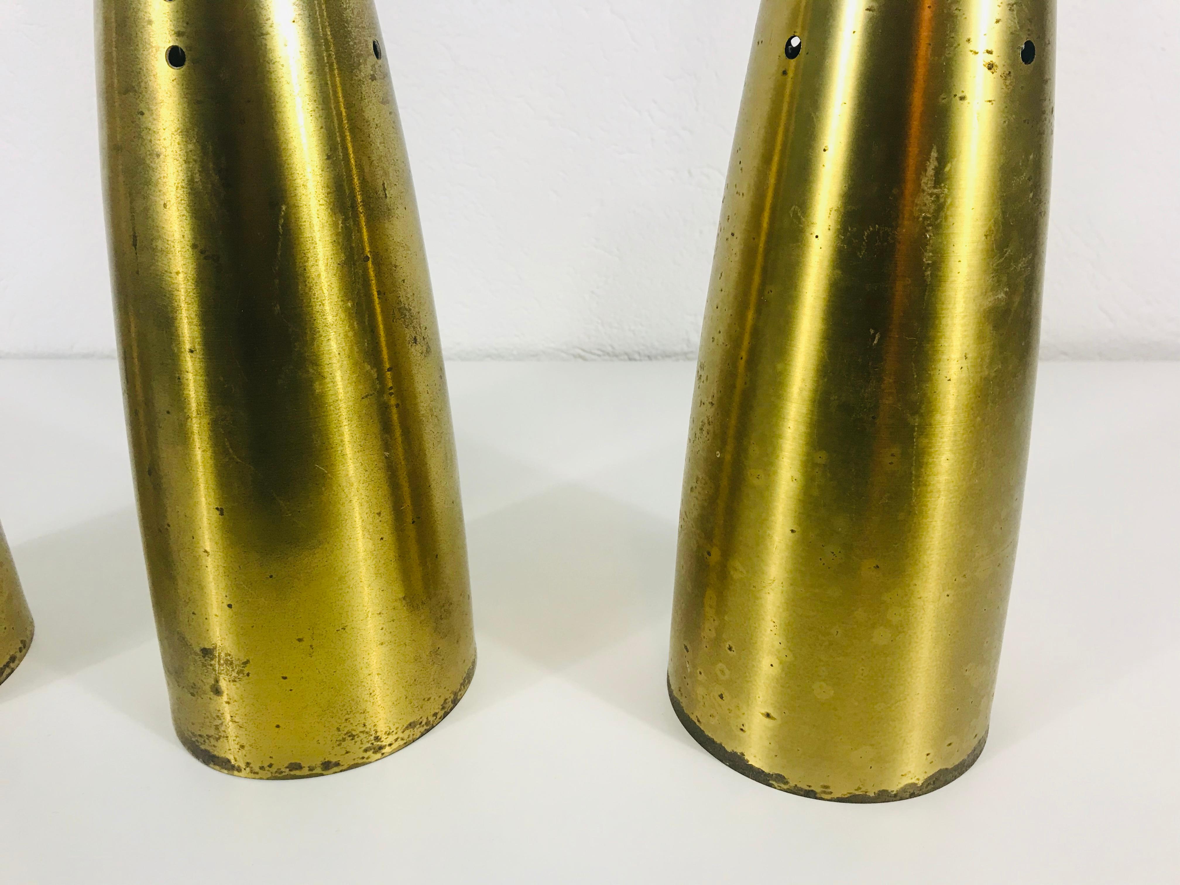 Set di 3 lampade a sospensione in ottone pieno della metà del secolo scorso, anni '50, Germania in vendita 9