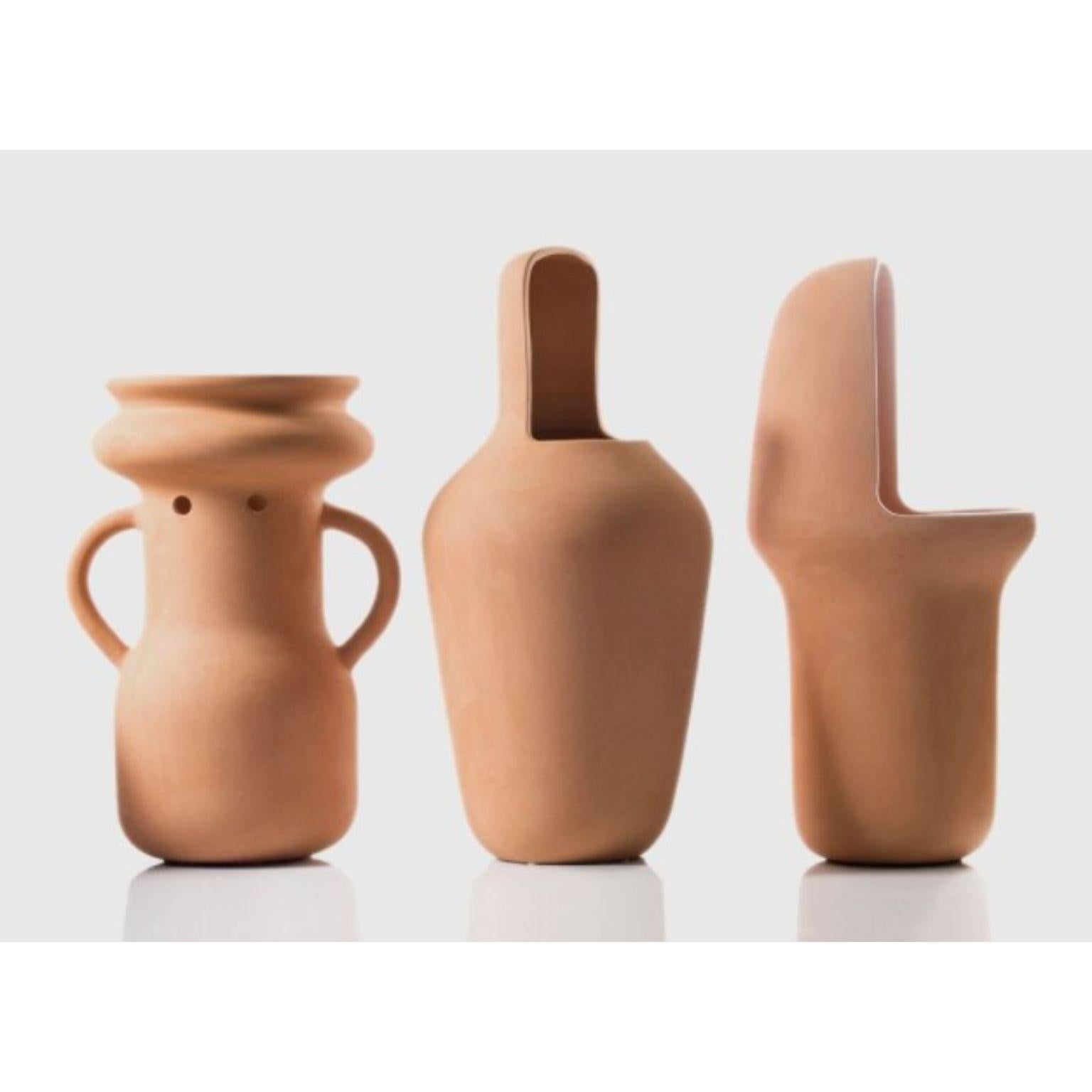 Set of Gardenia vases by Jaime Hayon 
Dimensions: D22 x H45 cm, D22 x h45 cm ,D26 x H37 cm 
Materials: Handmade terracotta with a waterproof treatment.
Could be used outdoors. 


Jaime Hayon designed the Gardenia Vases in terracotta as a