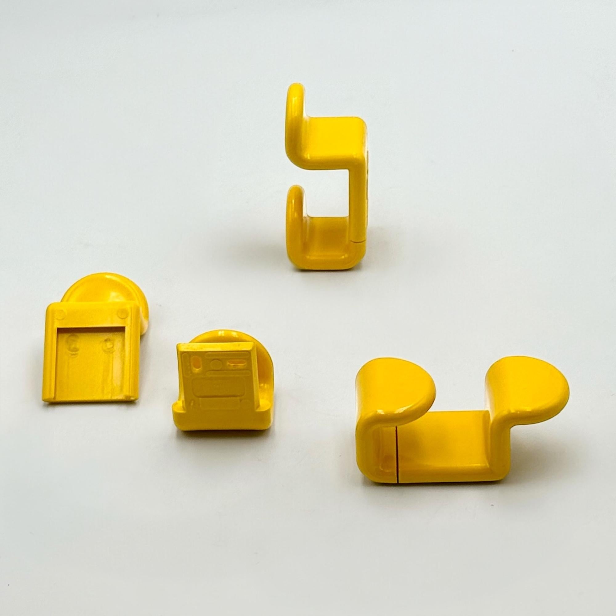 Set of 3 Gedy Coat Hooks, Ambrogio Rossari, Italy, 1970s, Yellow Plastic For Sale 5