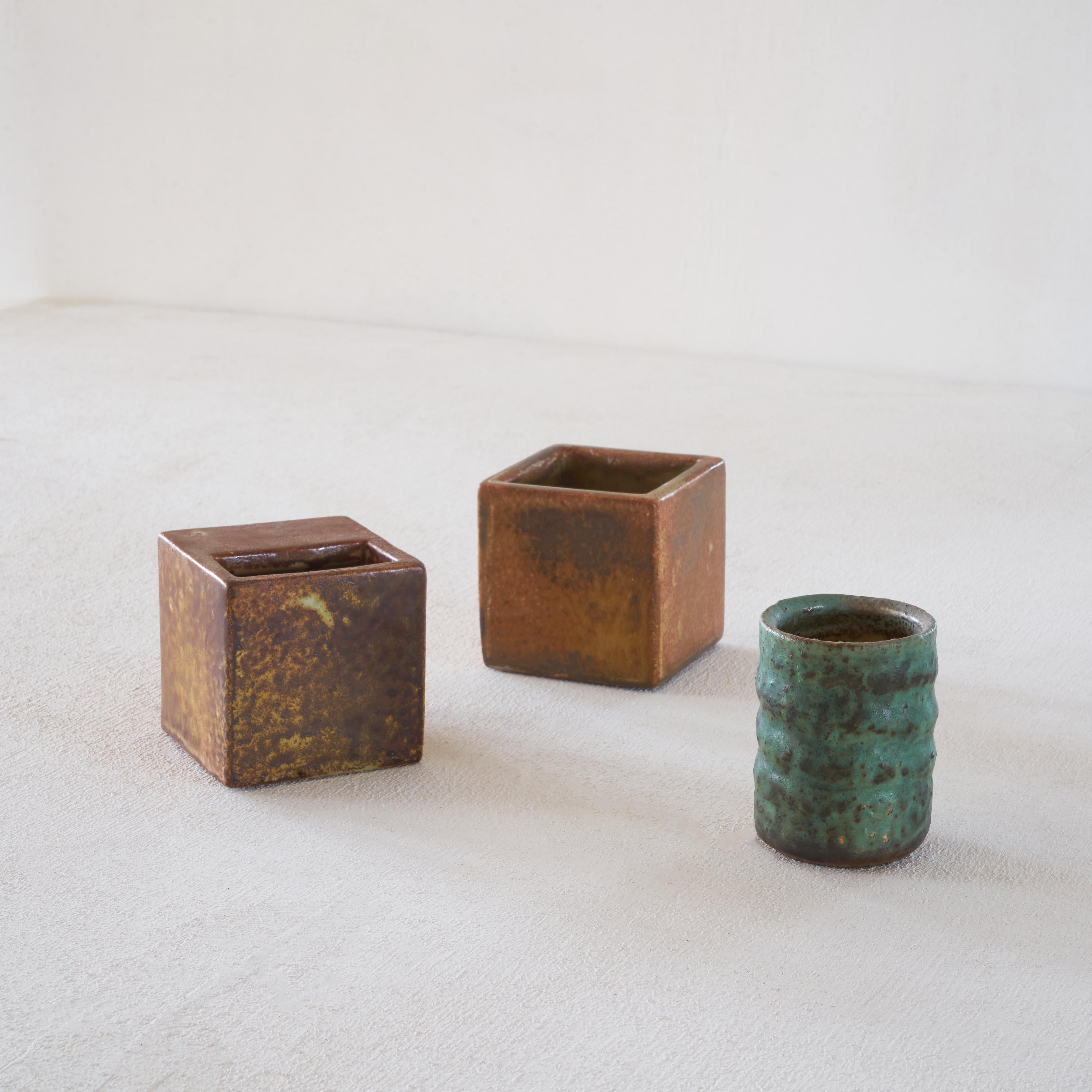 Fatto a mano Set di 3 vasi geometrici in ceramica Mobach della metà del secolo scorso in vendita