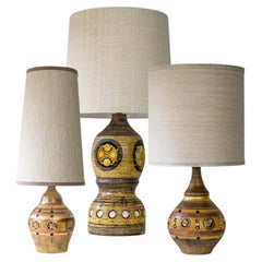 Ensemble de 3 lampes en céramique Georges Pelletier, abat-jour en soie sur mesure par R. Houben